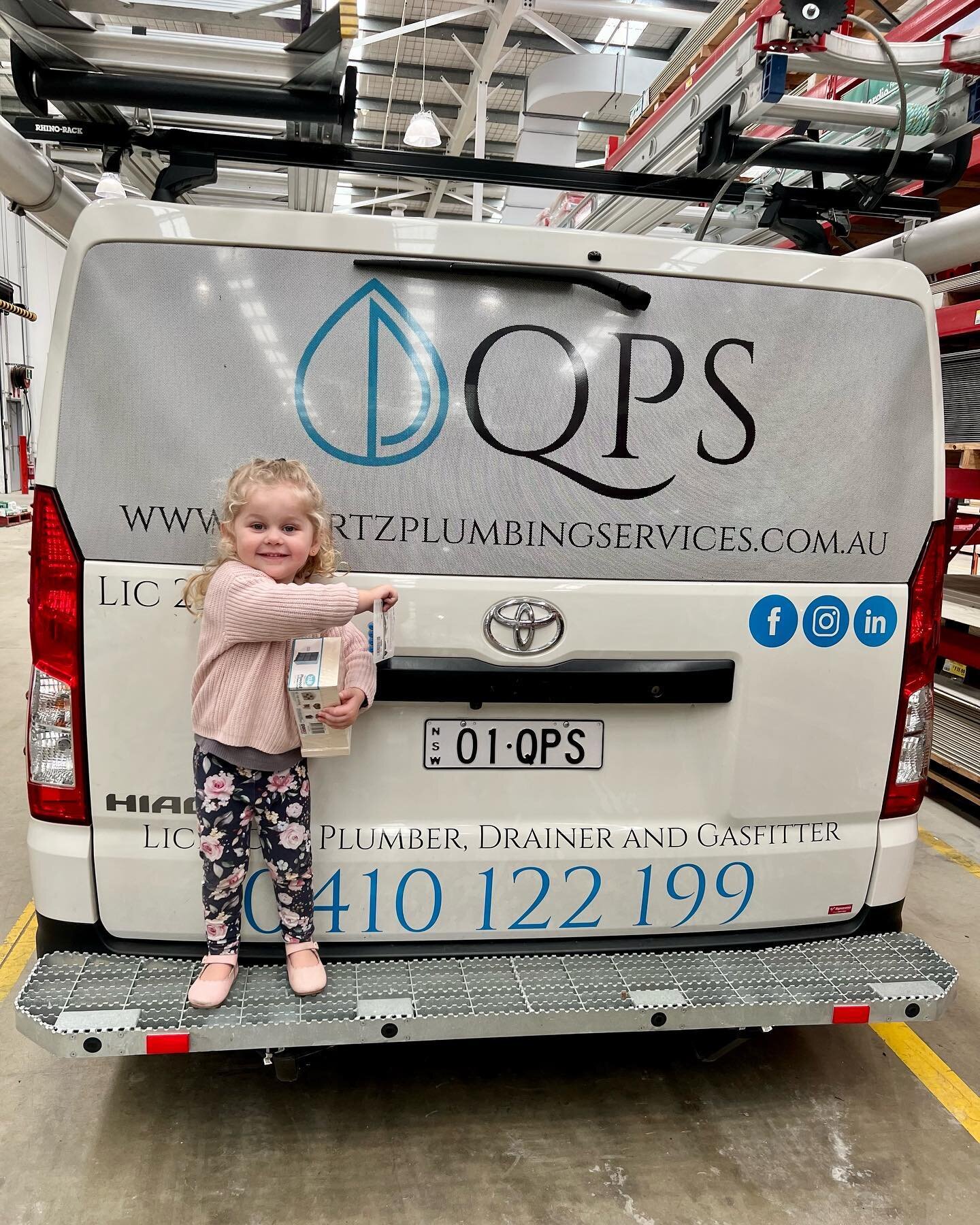 QPS - Don&rsquo;t Risk it | Use My Daddy! 👧🏼 
#Plumbing | The Quartz Difference 💎 
.
.
.
#plumbproud #plumbinglife #plumbingproblems #mondaymotivation #happiness #vibes #goodvibes #positivevibes #qps #plumber #plumbers #instagood #instagood #insta
