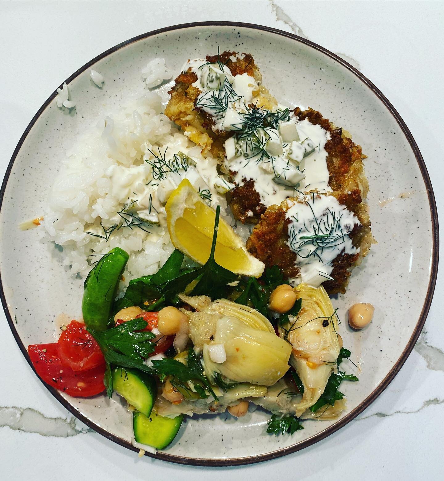 After a fun visit to the #oregoncoast we made some super easy #glutenfree Dungeness crab cakes with rice and a garden salad.  Mixed about 1 cup crab meat (can use jarred crab if you can&rsquo;t do fresh), 1 egg, 1/2 cup gluten-free #panko bread crumb