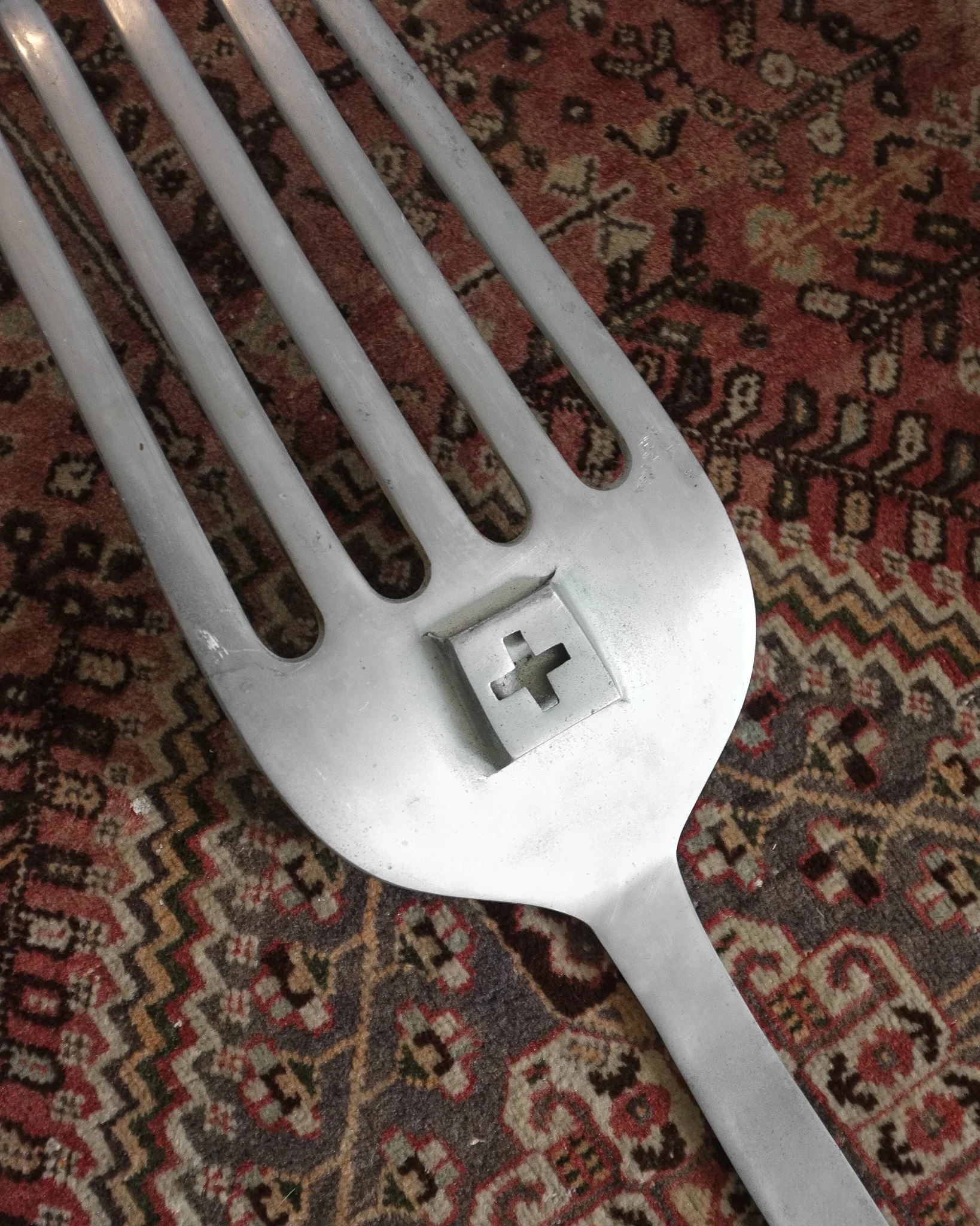 oversizedfork-3.jpg