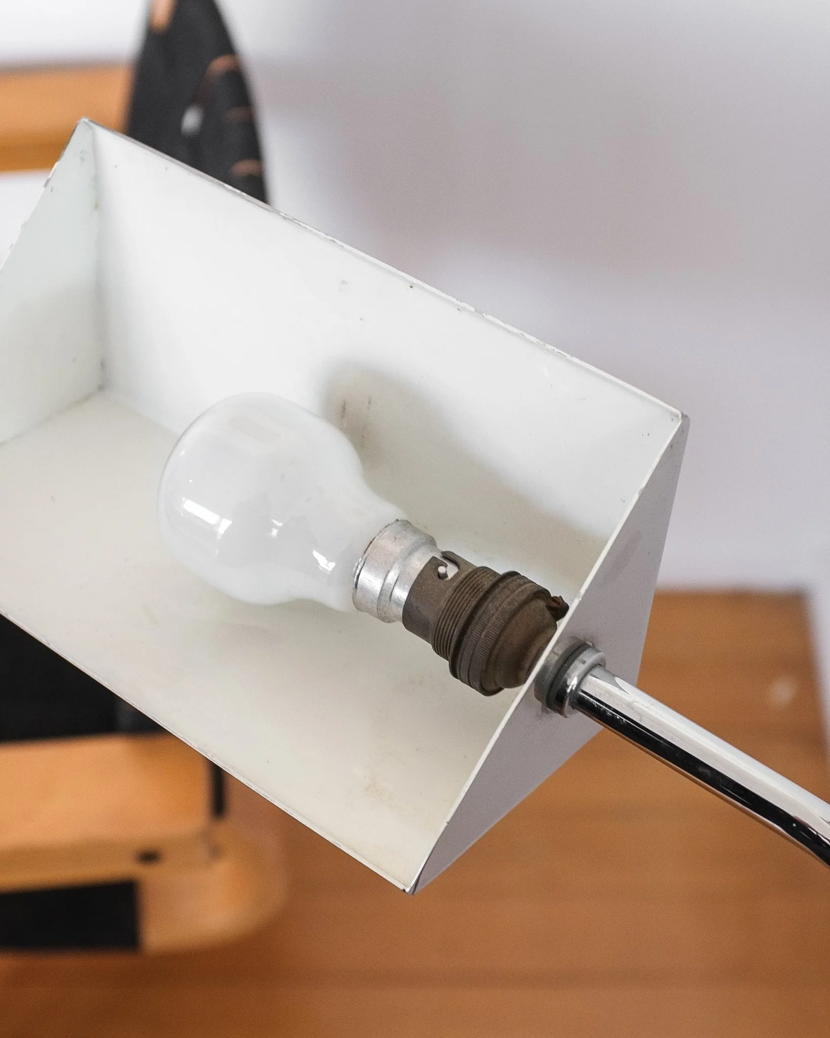 eccchromelamp-2.jpg