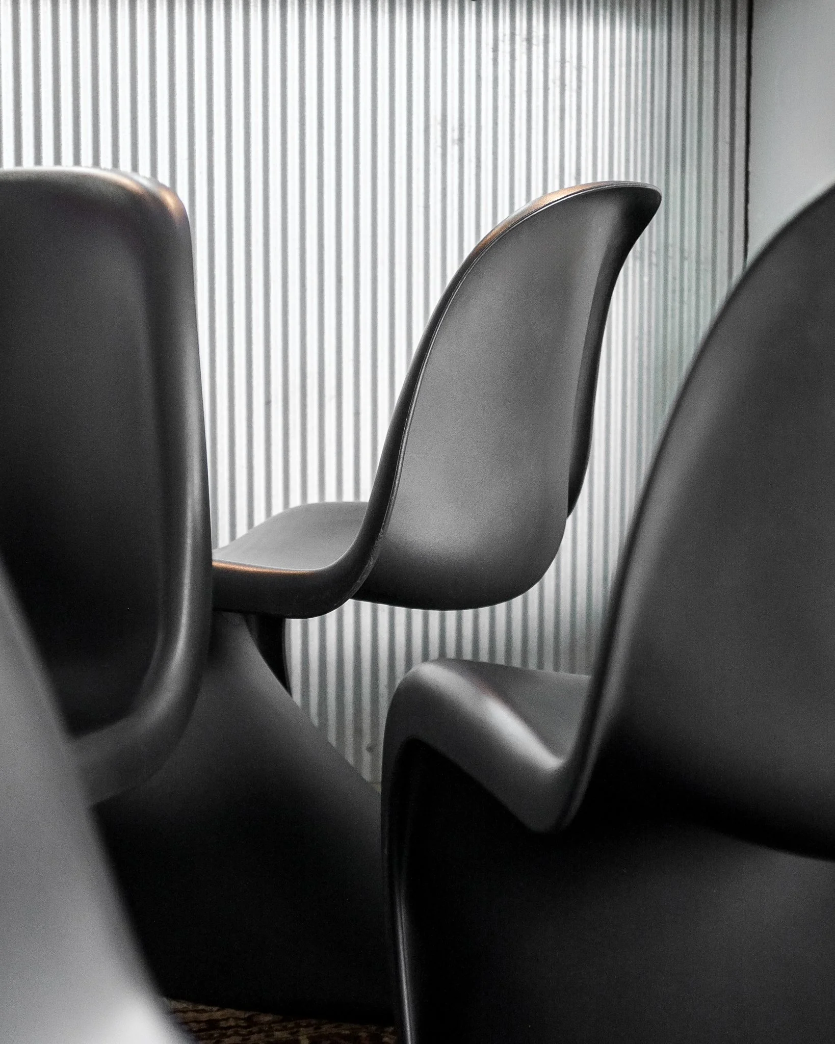 blackpantonchairs-3.jpg