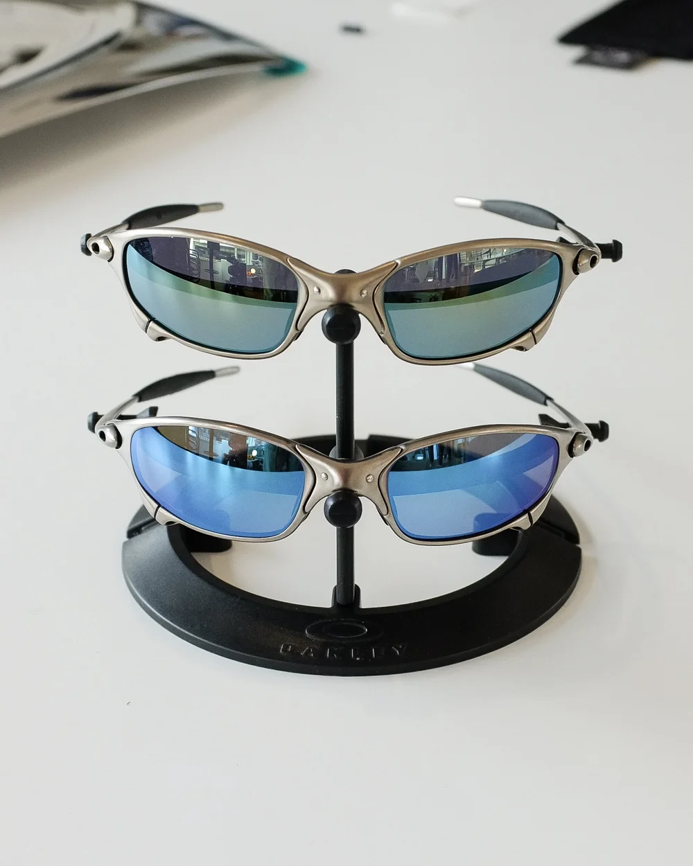 X-Metal Plasma Green Emerald Juliets by Oakley — KIOSK