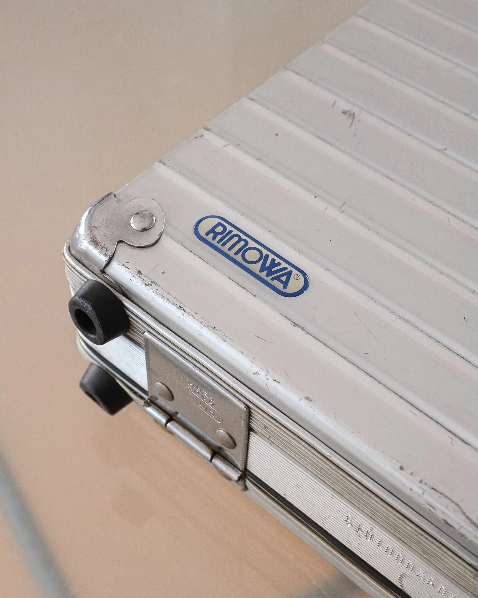 rimowabriefcase-3.jpg