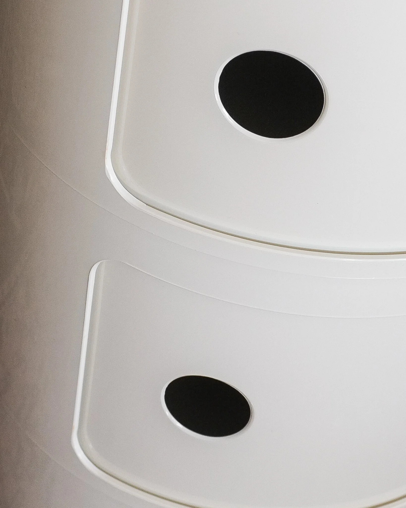 white3slimcomkartell-4.jpg