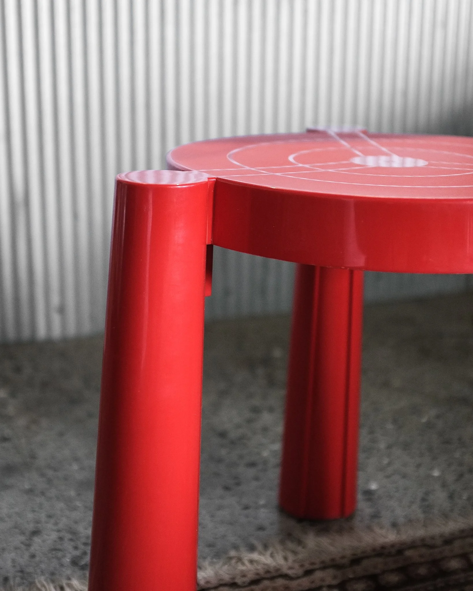 kartelltavellostoolred-5.jpg