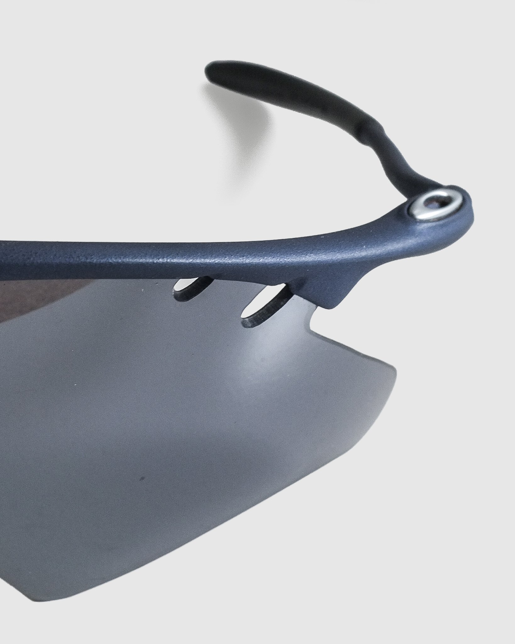 oakleyMframemag-2.jpg