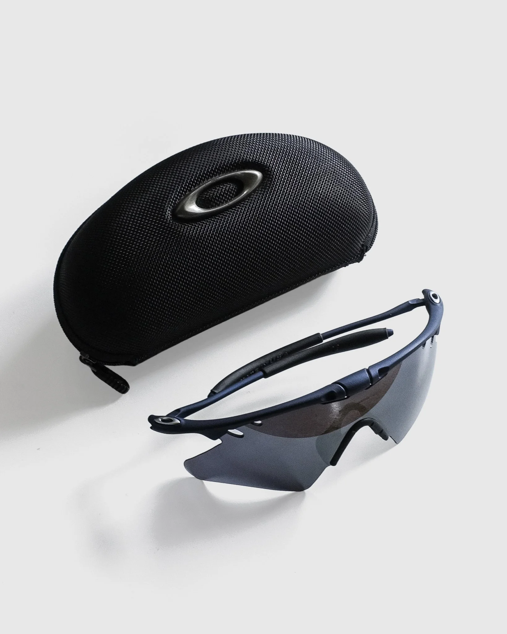 oakleyMframemag.jpg