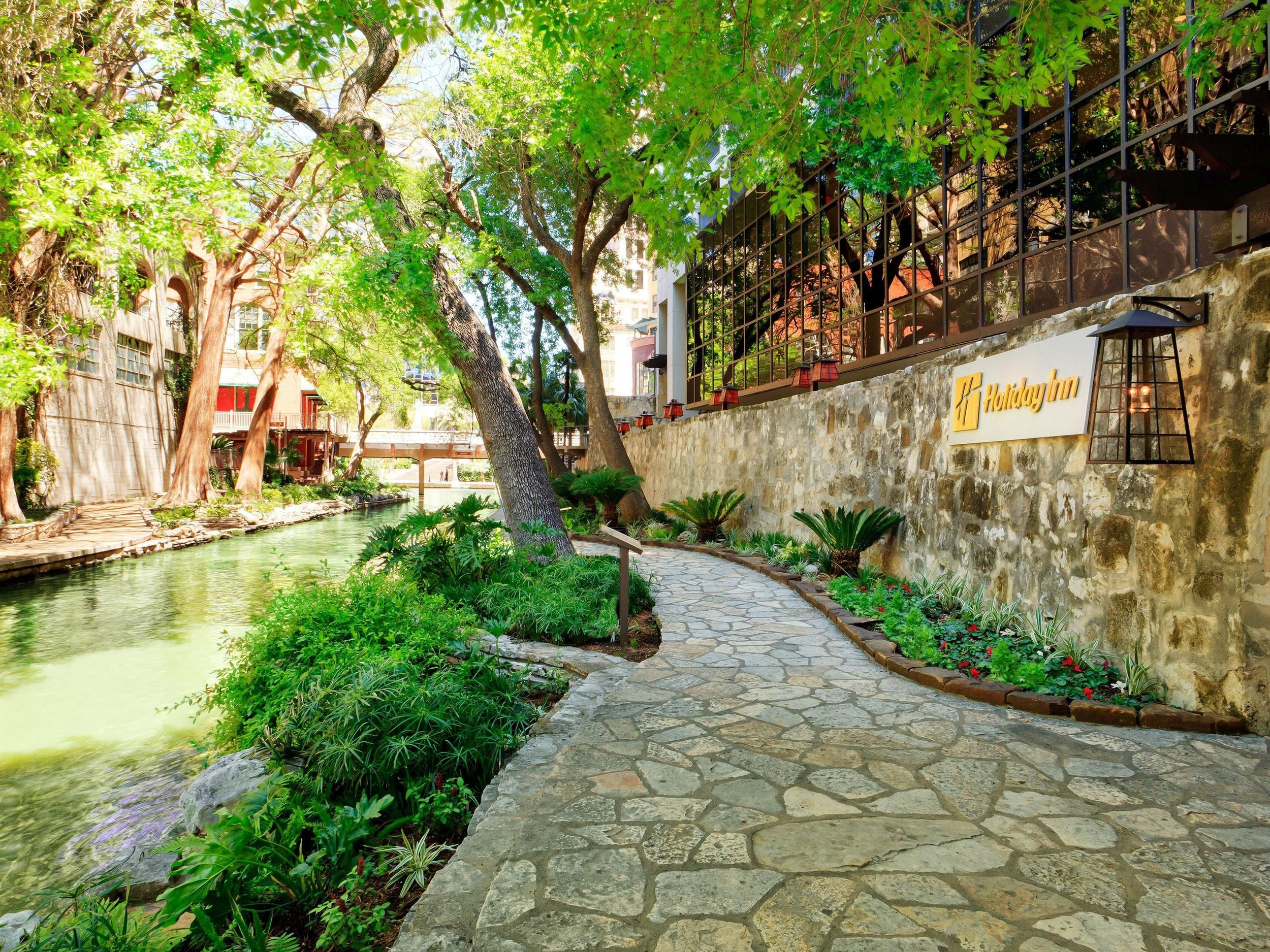 Holiday Inn Riverwalk