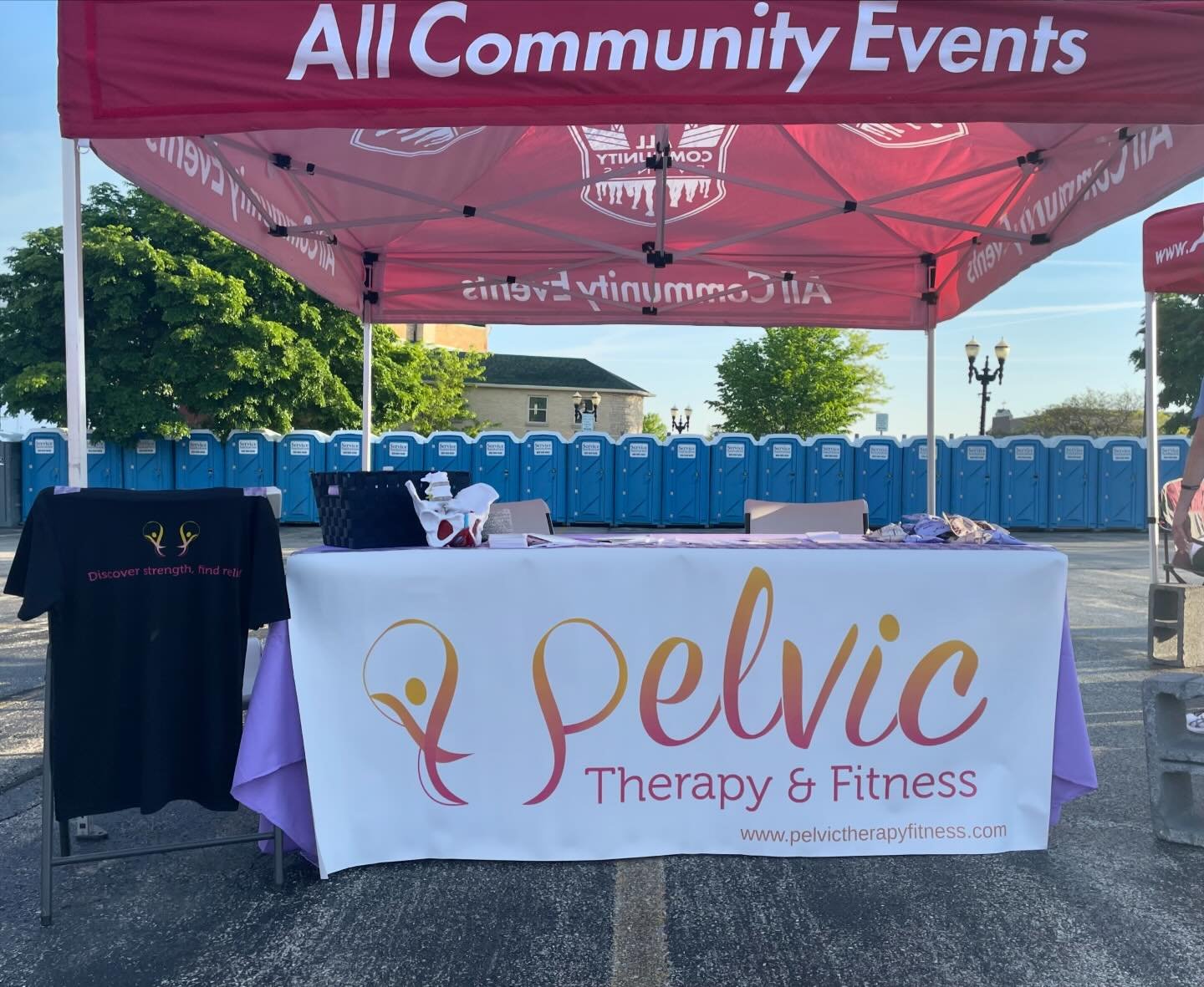 Happy Mothers Day to all the amazing mamas out there! Great day for Pelvic Therapy and Fitness supporting the @allcommunityevents Barrington Mothers Day Run! 🏃🏽&zwj;♀️ A beautiful day to celebrate all the strong moms who put in the work everyday! A