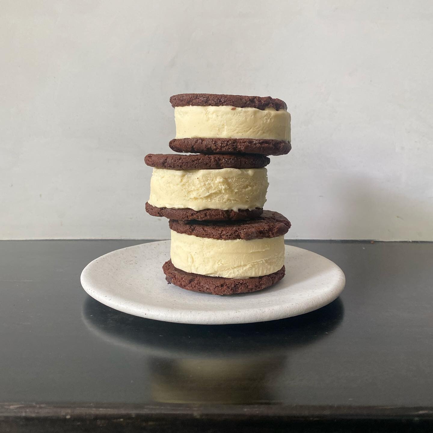 Ice Cream Sandwiches today @caletanyc ! Crazy Good Vanilla layered between 2x Chocolate Cookies. Limited supply