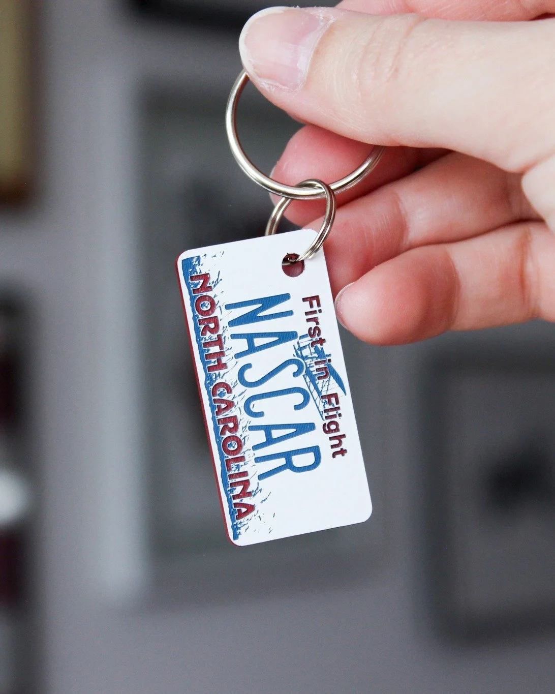 3 new US states have been added to our license plate keychain collection! 🇺🇸

Now you will find North Carolina, Georgia and Maine in a couple of different styles/colours available on our Etsy shop and Faire!

#northcarolina #georgia #maine #license