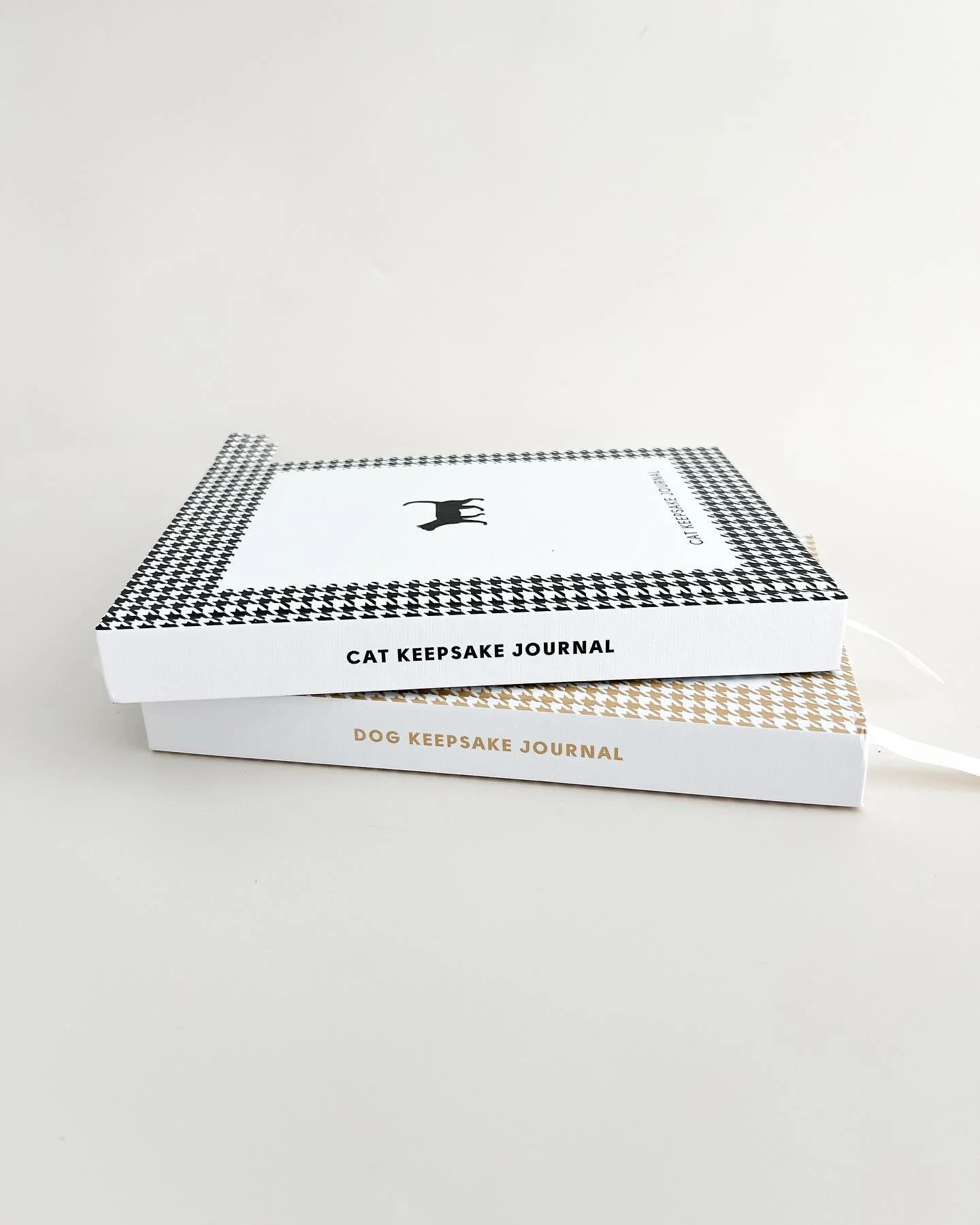 Keepsake Journals! 🐱🐶
.
.
.
#wemakebooks #australianmade #keepingbooksalive #bookprinter #australia #ilovebooks #bookstagram #books #booklover #reading #bookworm #bookish #book #booklove #booksofinstagram #booksbooksbooks #read #bookaholic #booka