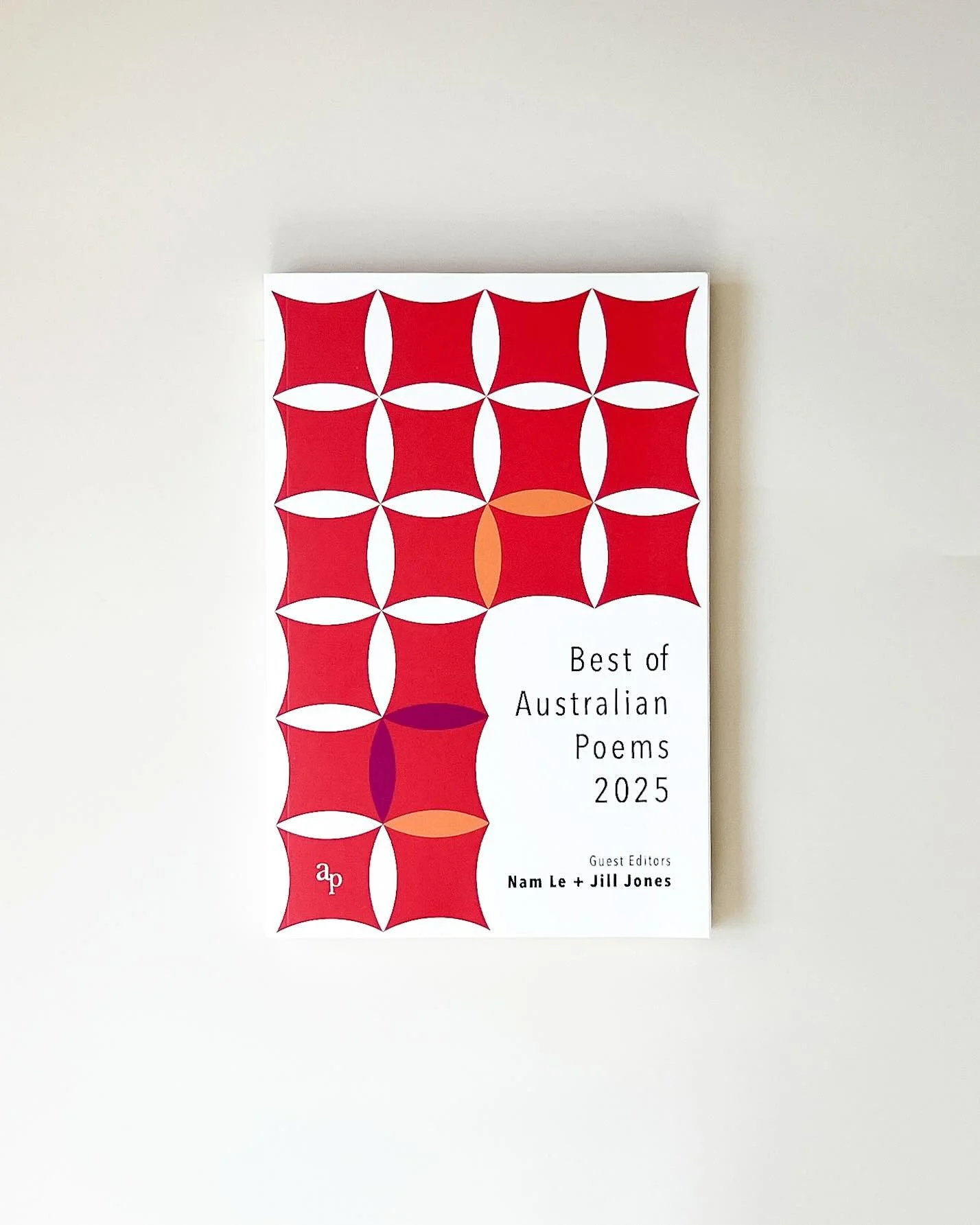 Best of Australian Poems 2025 // Guest Editors :&nbsp;Nam Le&nbsp;&amp; Jill Jones&nbsp;@australian_poetry 

&bull;
&bull;
&bull;

#wemakebooks #australianmade #keepingbooksalive #bookprinter #australia #ilovebooks #bookstagram #books #booklover #rea
