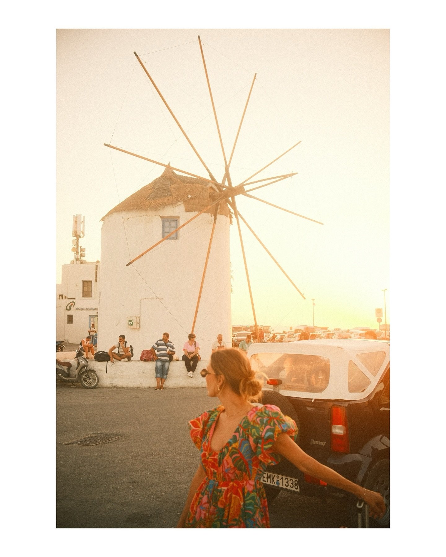 Post cards from Europe ✈️🌅 All taken on my Fujifilm 📷💕
&bull;
&bull;
&bull;
#travelphotography #greece #milos #paros #rome #europe #crete #tuscany #fujifilmxt3 #fujifilmxt30