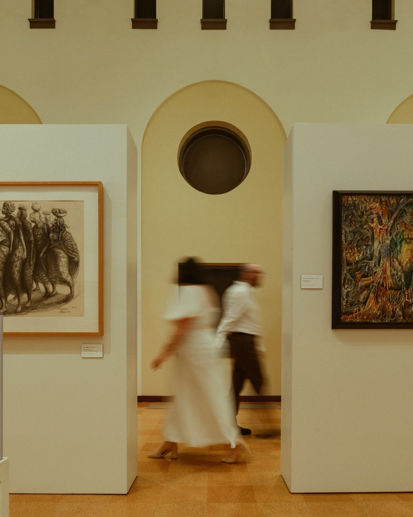 I will never shut up about this session. 🕊️💕🖼️
&bull;
&bull;
&bull;
#houstonengagementphotographer #houstonweddingphotographer #museumphotography #authenticlove #engagementphotoshoot