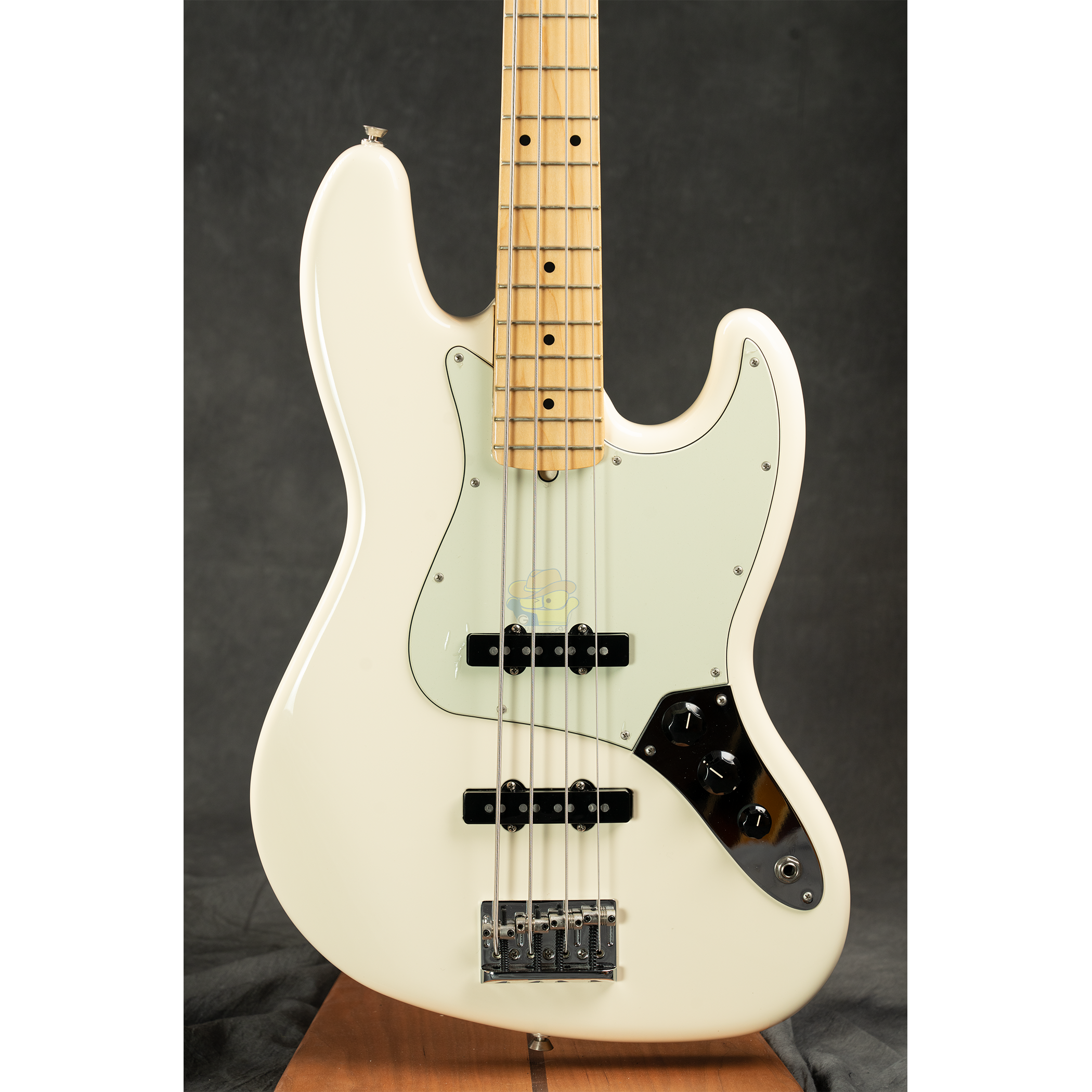 fender american professional jazz bass olympic white