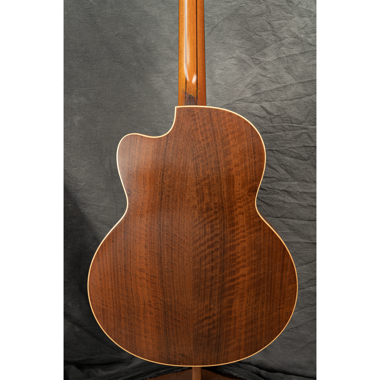 Used 2014 Lowden F-23 Cutaway Cedar/Walnut — The RareGuitarsofa