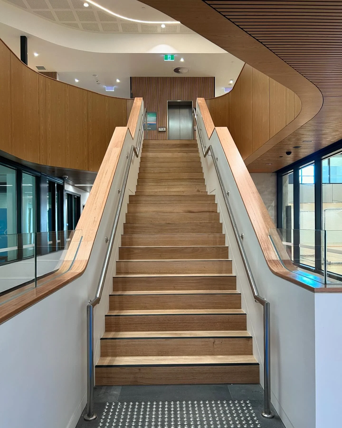 Solid timber hand rails adding that extra bit of luxury to the stairway. With lining to suit surround the stairs. 
&bull;
&bull;
&bull;
#nuveaukitchens #building #architecture #construction #design #photography #interiordesign #home #art #architectur