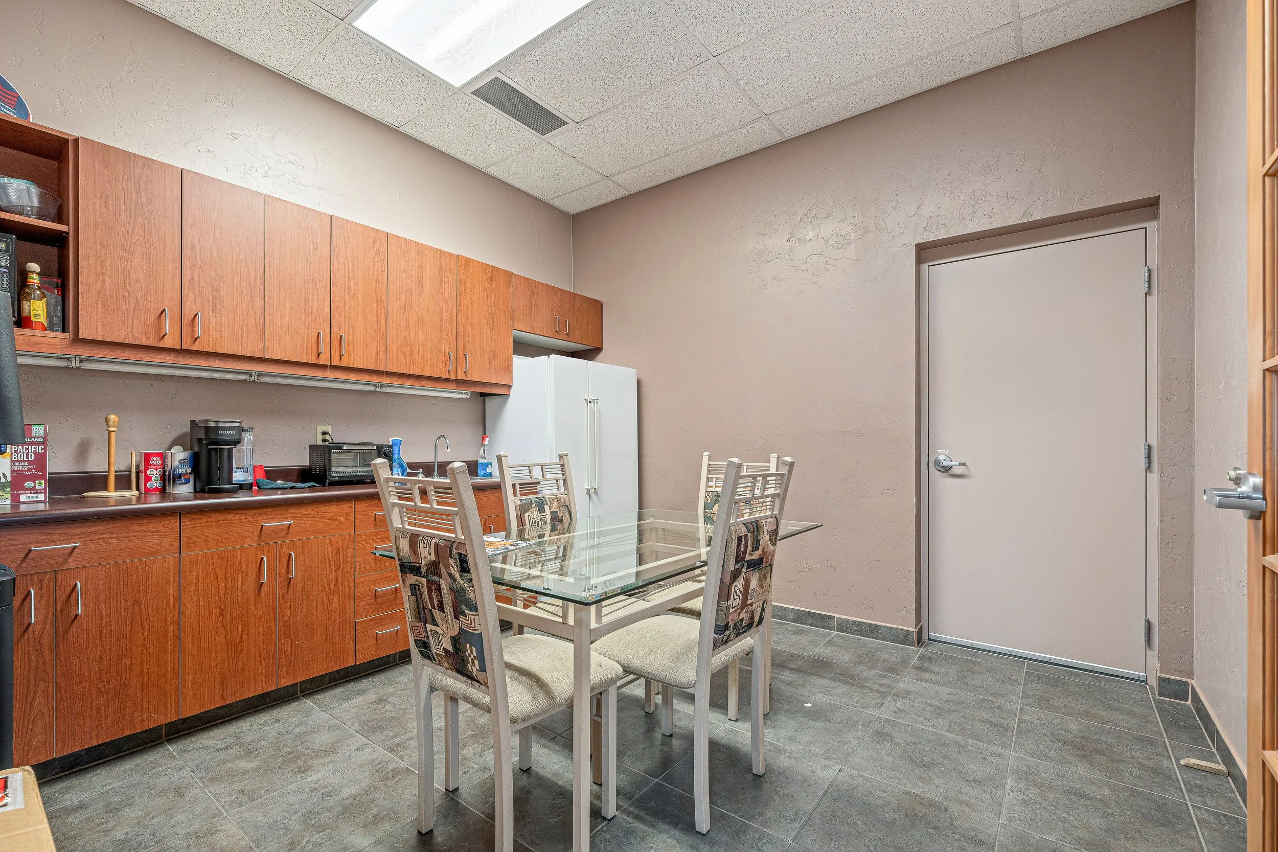 8-Kitchen w_ access to warehouse.jpg