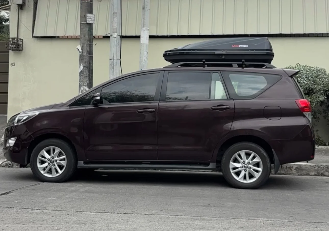 mod rack roof box on innova.jpg