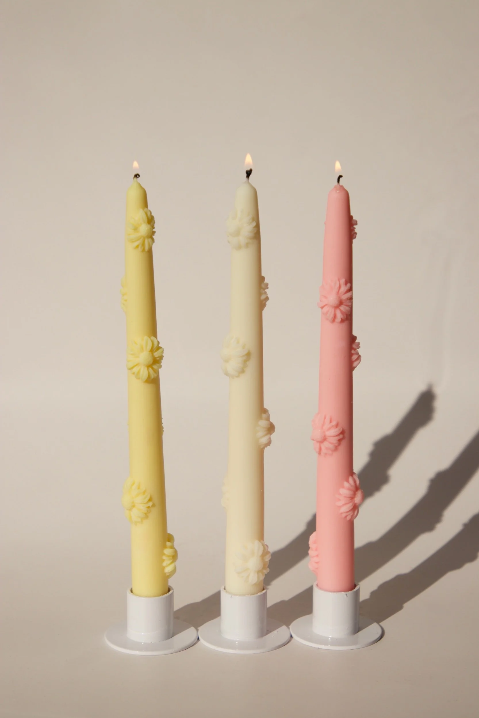 Daisy Taper Candle