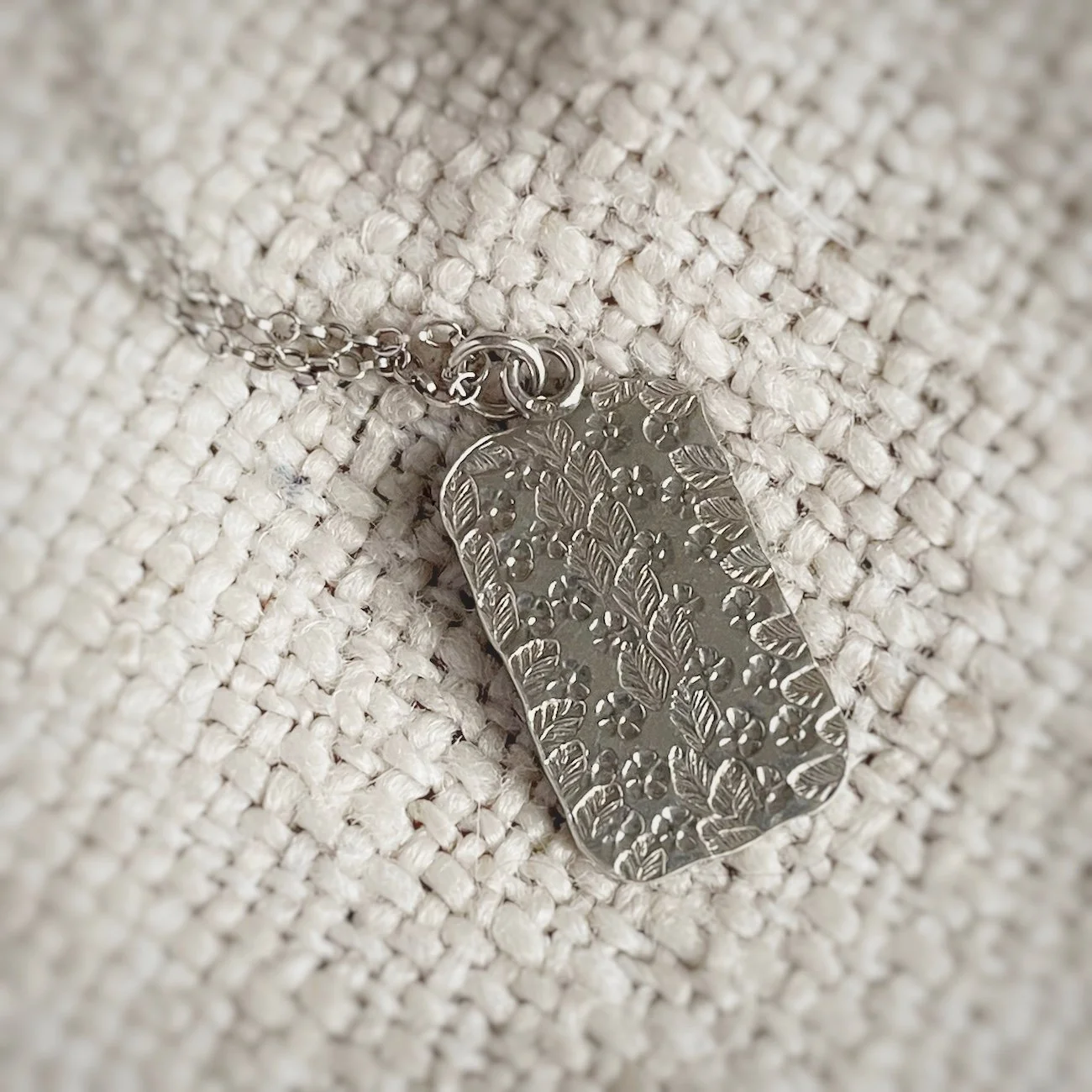 bracelet médaillon - les joies cachées N°3 - le rectangle