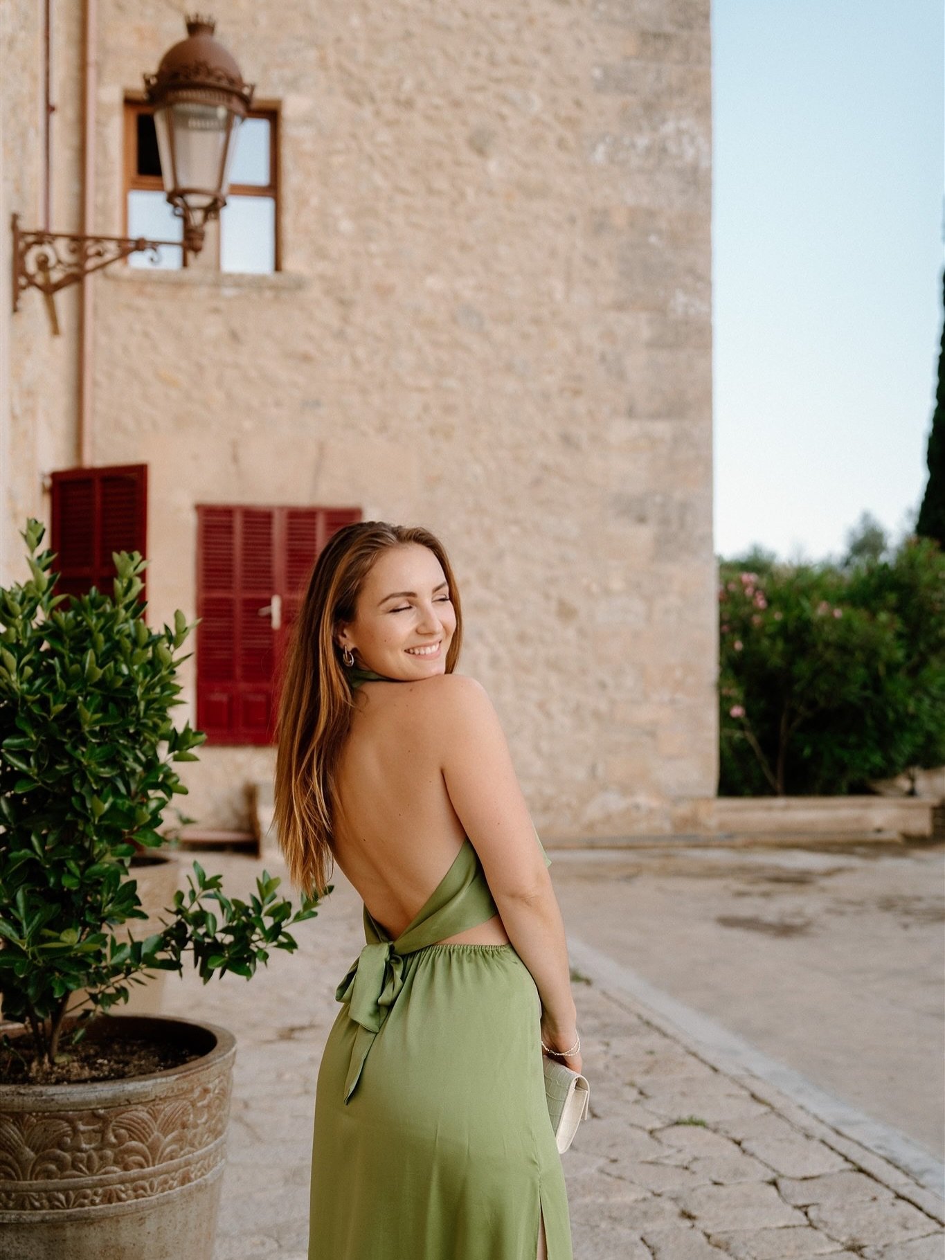 Hola from Europe ❤︎

It&rsquo;s been a hot minute since I&rsquo;ve shown my face here, so here&rsquo;s a little reintroduction for new friends (and a warm wave to the ones who&rsquo;ve been here a while 🤍)

I&rsquo;m Luisa ~ destination photographer