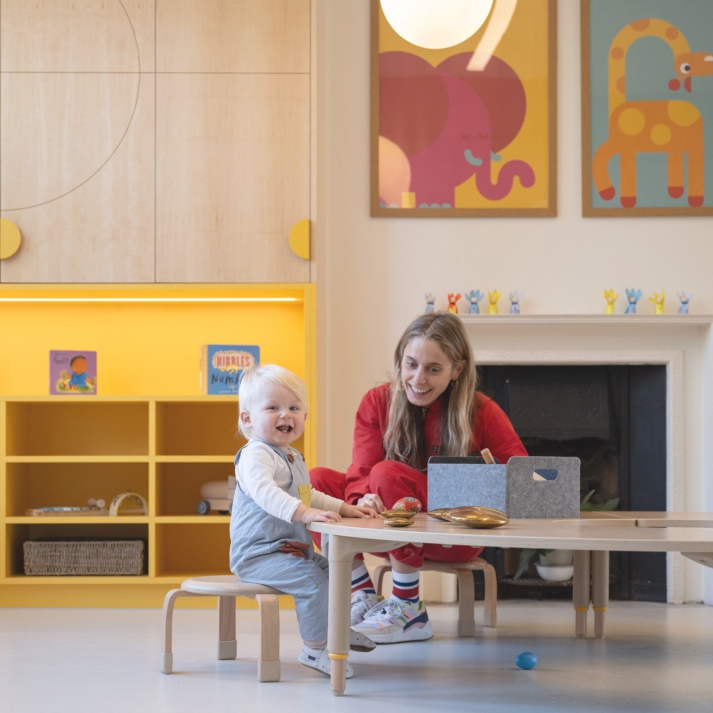 One happy customer at Muswell Hill- the first of many completed nurseries for @kinderzimmeruk. ⁠☀️🌻⁠
⁠
Each space is carefully designed to maximise and celebrate the existing building and character. The introduction of stages and cosy corners create