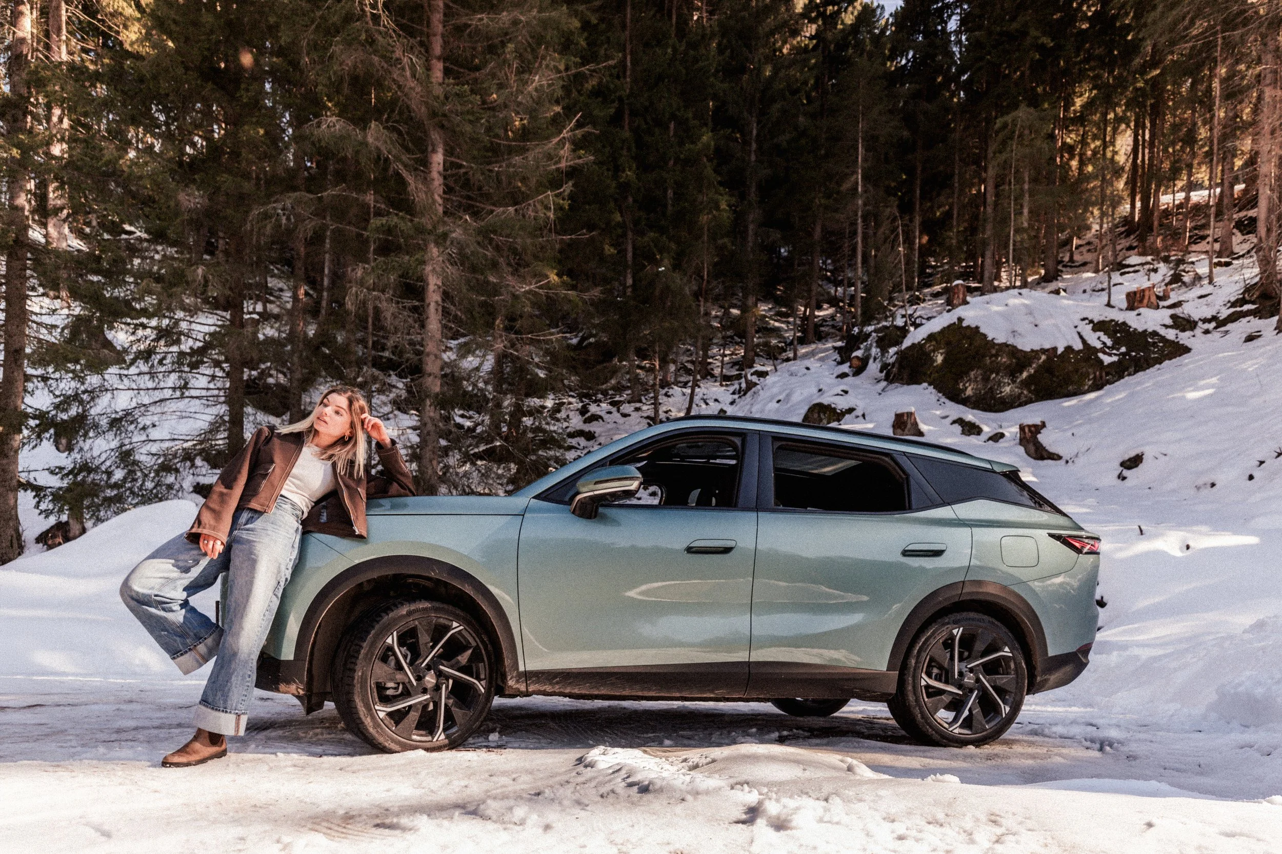 Snowboarder. Columbia. Poc. Oakley. Skiing. Snow. Snowing. Ski Season. Ski Resort. Fashion. Fashion Photography. Fashion Photographer. Product Photography. Product Photographer. Lifestyle Photography. Lifestyle Photographer. Lifestyle. Mountains. Sno