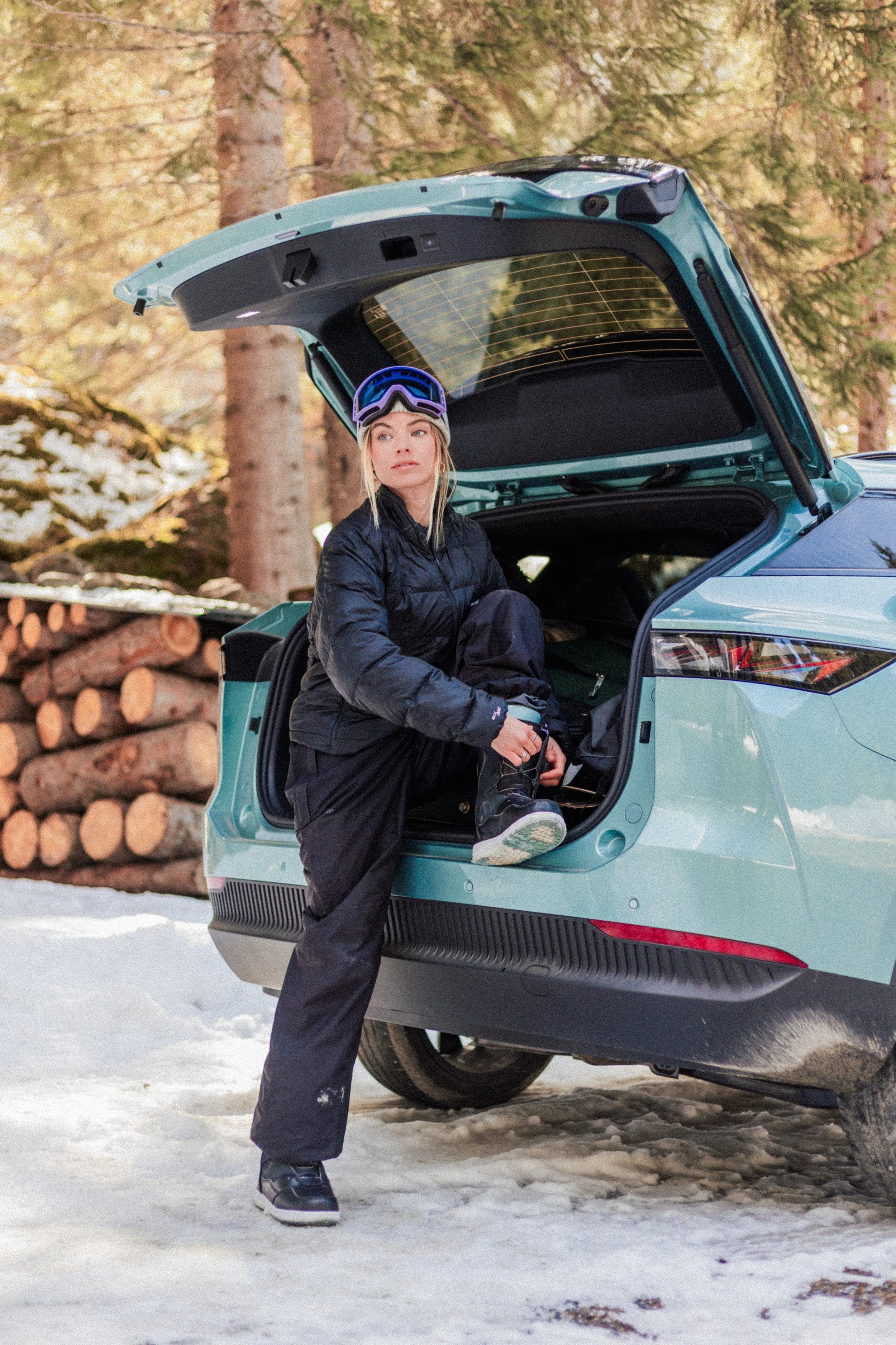 Snowboarder. Columbia. Poc. Oakley. Skiing. Snow. Snowing. Ski Season. Ski Resort. Fashion. Fashion Photography. Fashion Photographer. Product Photography. Product Photographer. Lifestyle Photography. Lifestyle Photographer. Lifestyle. Mountains. Sno