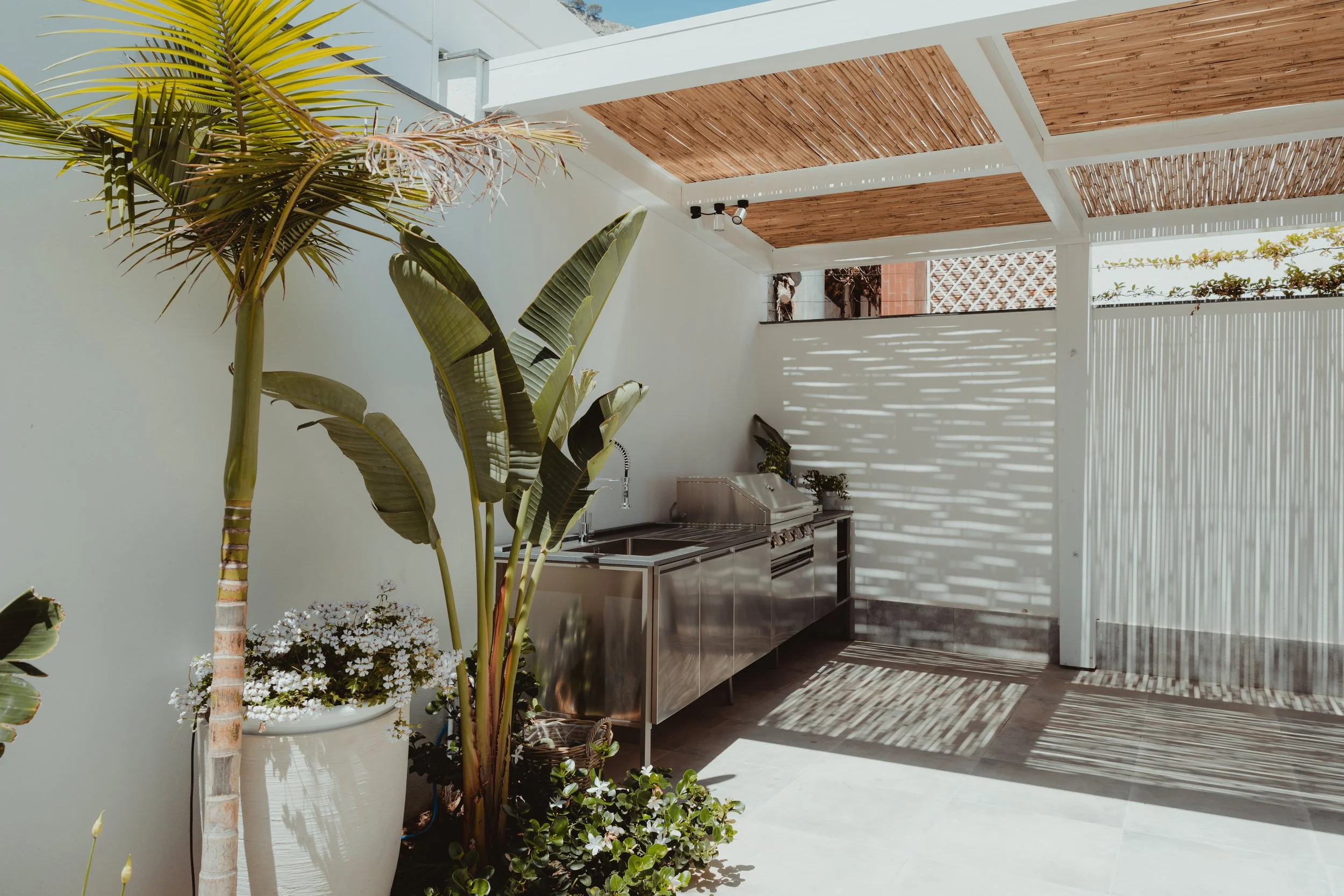 Outdoor kitchen