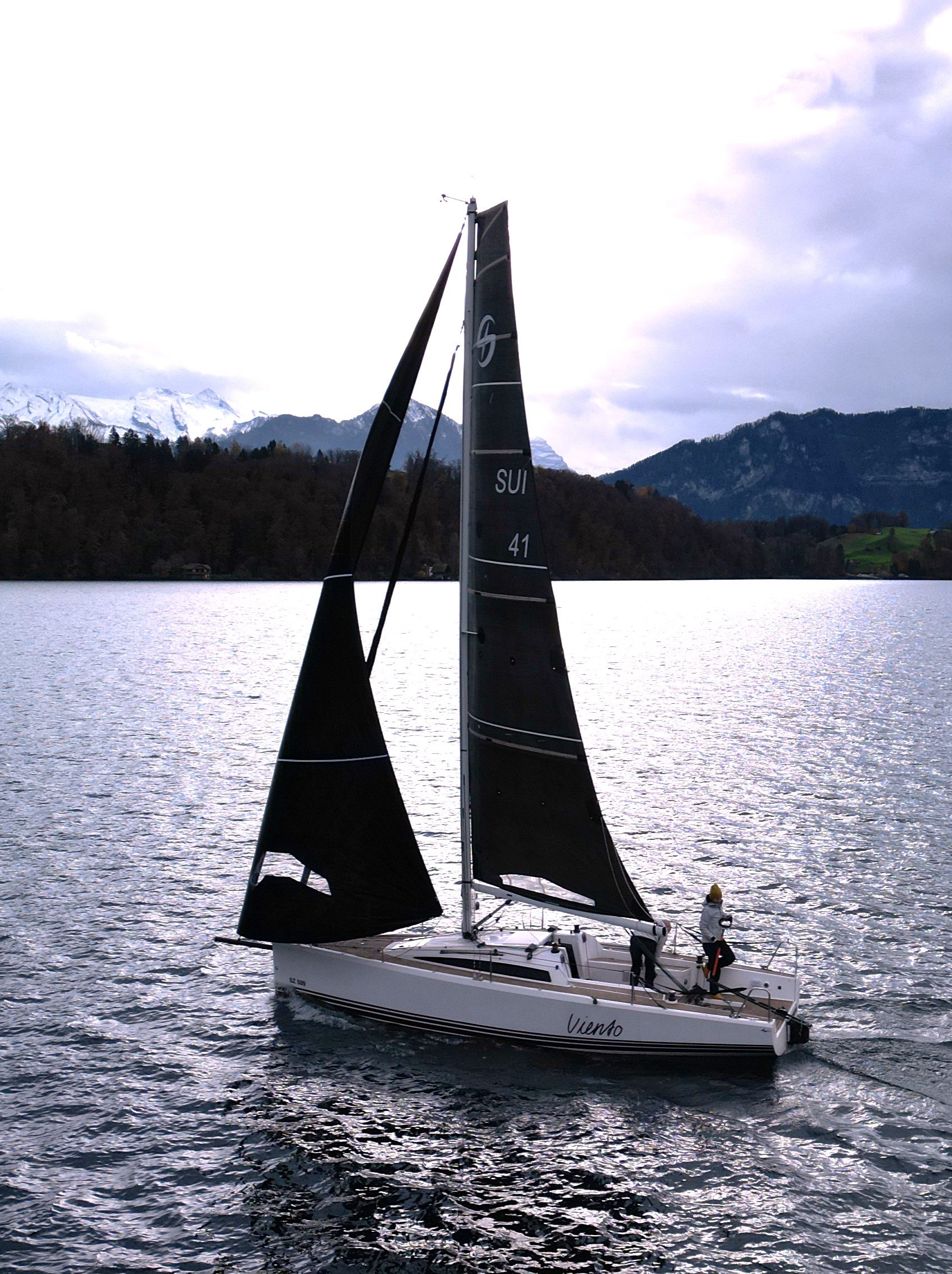 Mehr projizierte Segelfläche auf allen Kursen