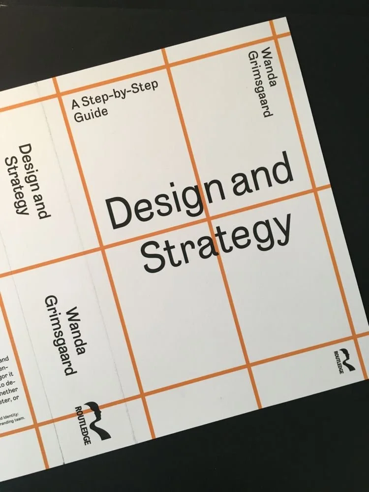 Design og Strategi, boken til Wanda Grimsgaard.