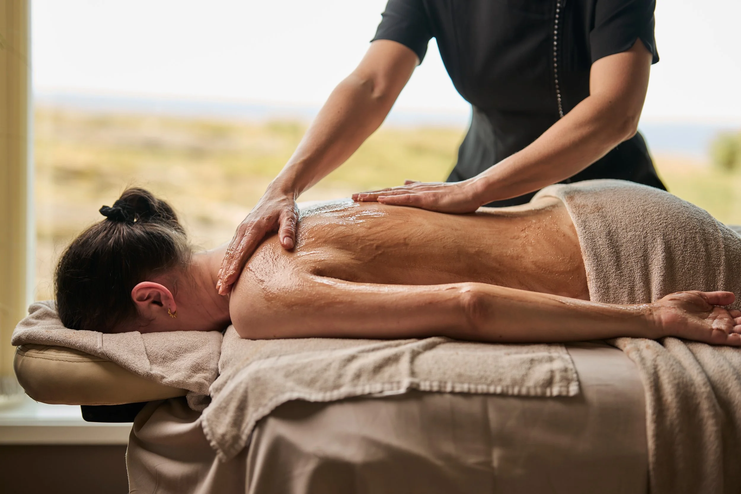 Sola Strand Spa - månedens tilbud - GROVSKRUBB OG MASSASJE