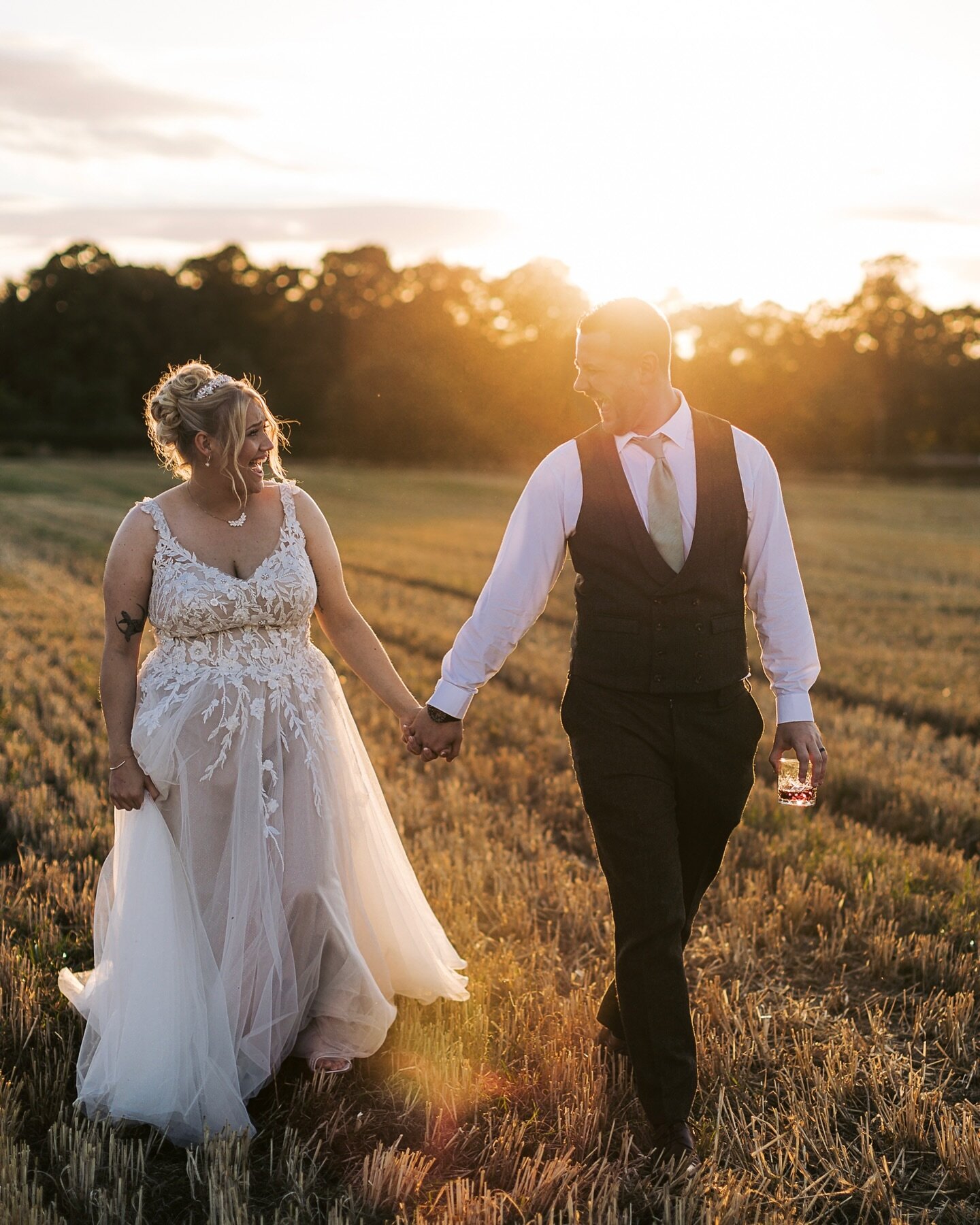 Anyone else remember the last time we had a nice sunny day? 

Looking back at old images.  Love this one of Emma and Anthony.  Whiskey in hand 👌

#sunset #summer #indiansummer #stillraining #memories #weddingday22