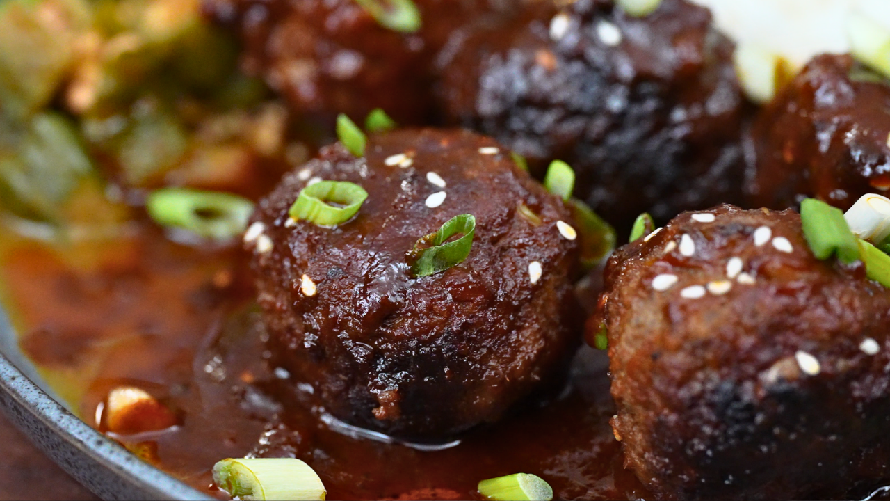 Sticky Korean Gochujang Meatballs (Sweet & Spicy)
