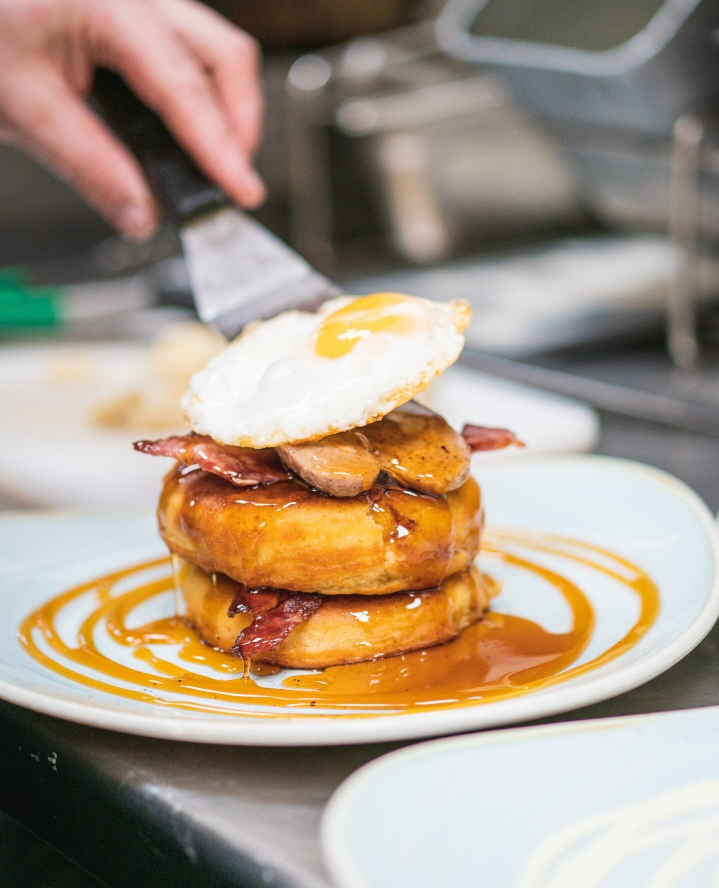 No need to wait for the weekend...our breakfast pancakes are always a good idea! 🥞