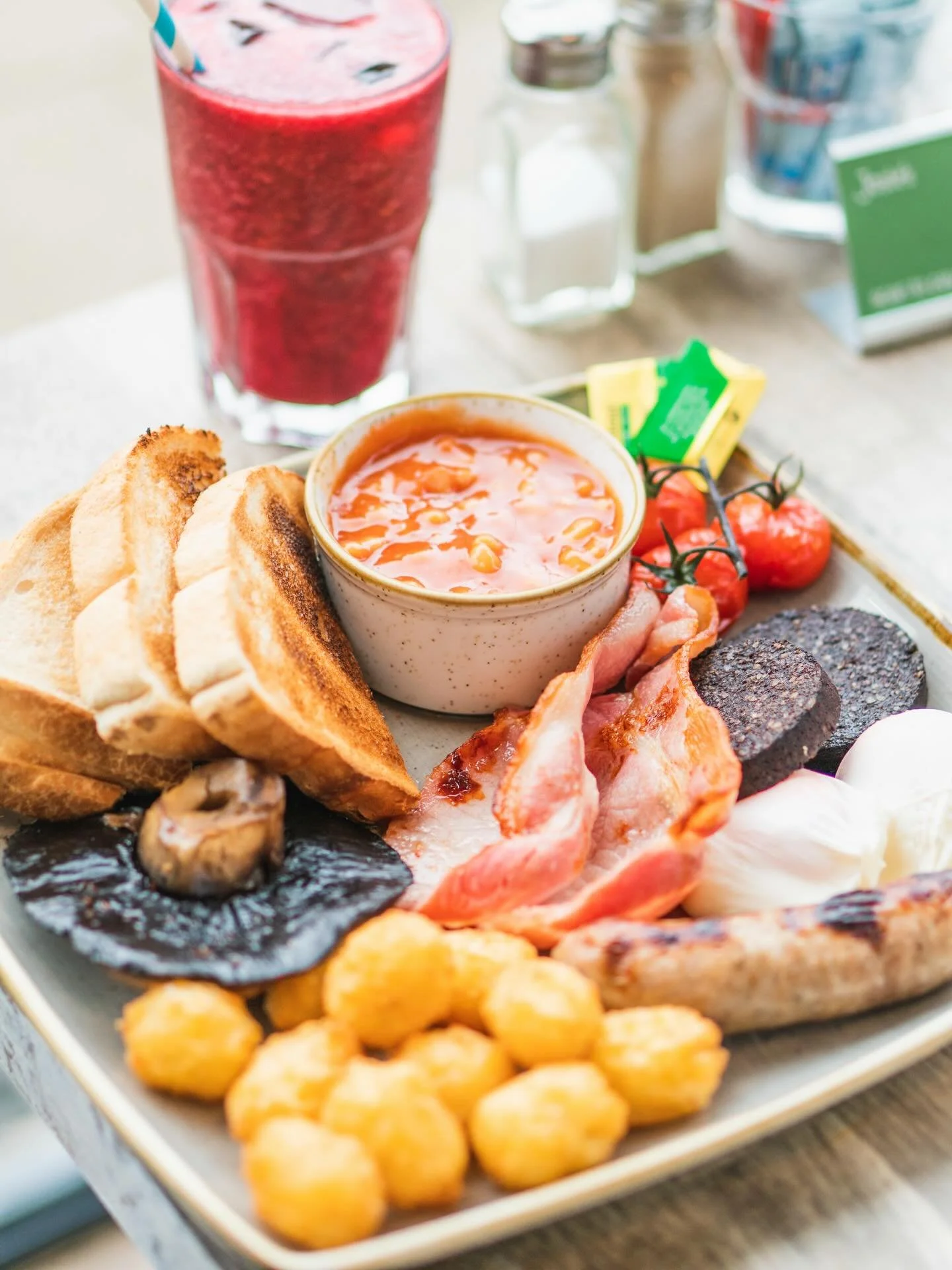 Me, you &amp; The Biggie Josie&rsquo;s Breakfast? 👀🍳🥓