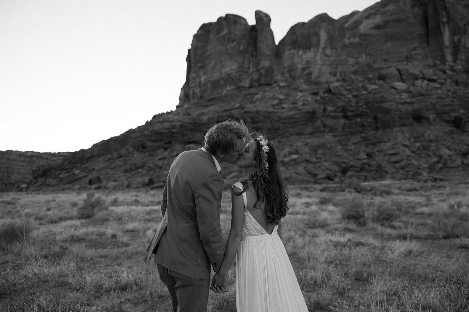 full-moon-wedding-moab-red-earth-venue-blake-hogge-photo46.jpg