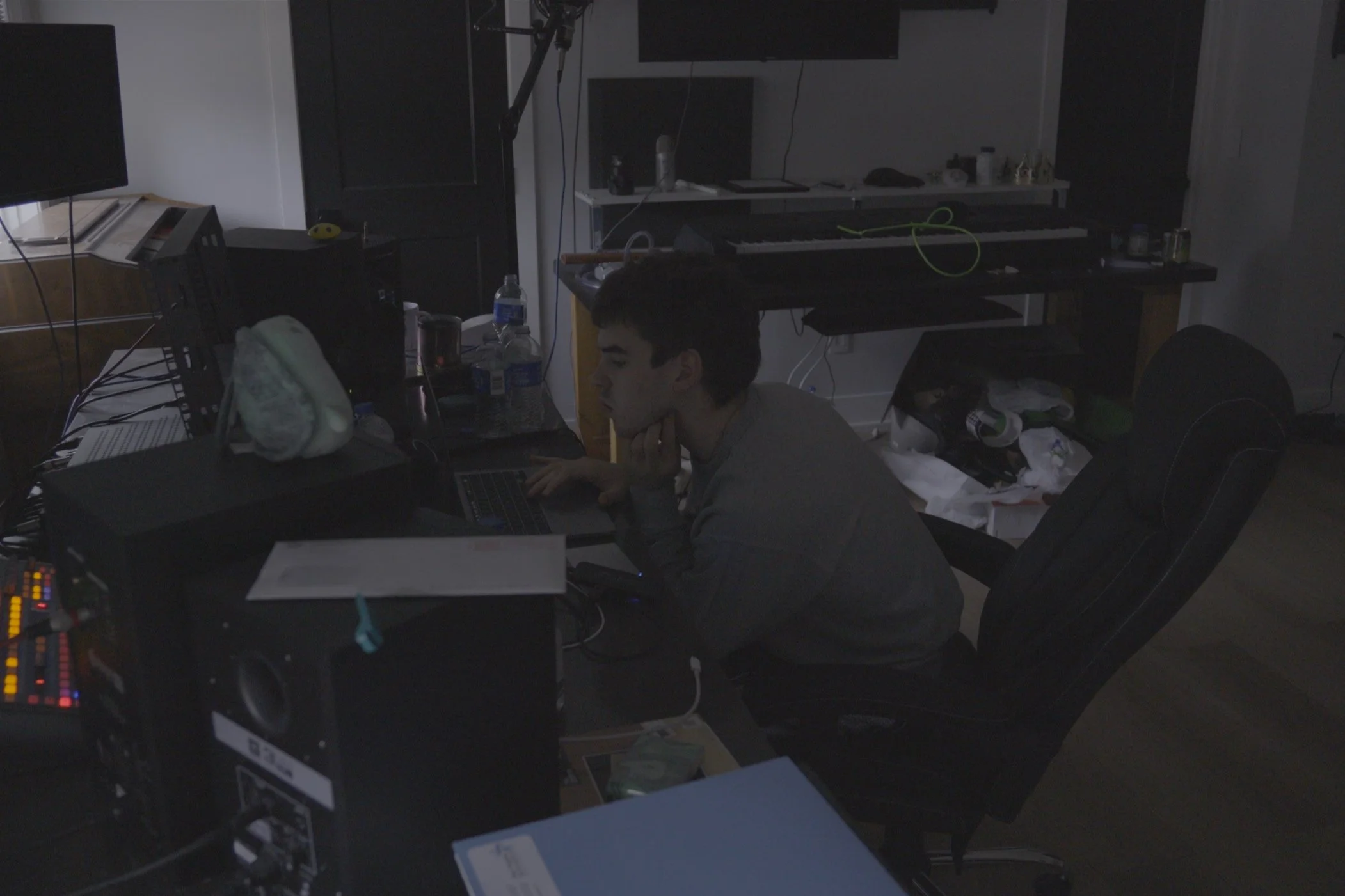 KELLAN CHRISTOPHER CRAGG THROWS IT ALL ON THE TABLE WITH “WRONG BALLOON”