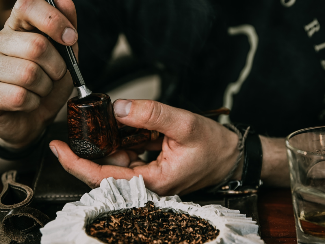 How Do You Smoke a Tobacco Pipe? A Complete Beginner's Guide