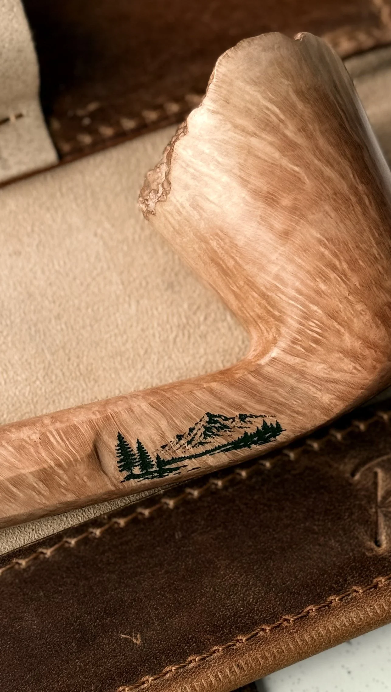 Elegantes, geradfaseriges Dublin-Holz mit außergewöhnlich gerader Maserung