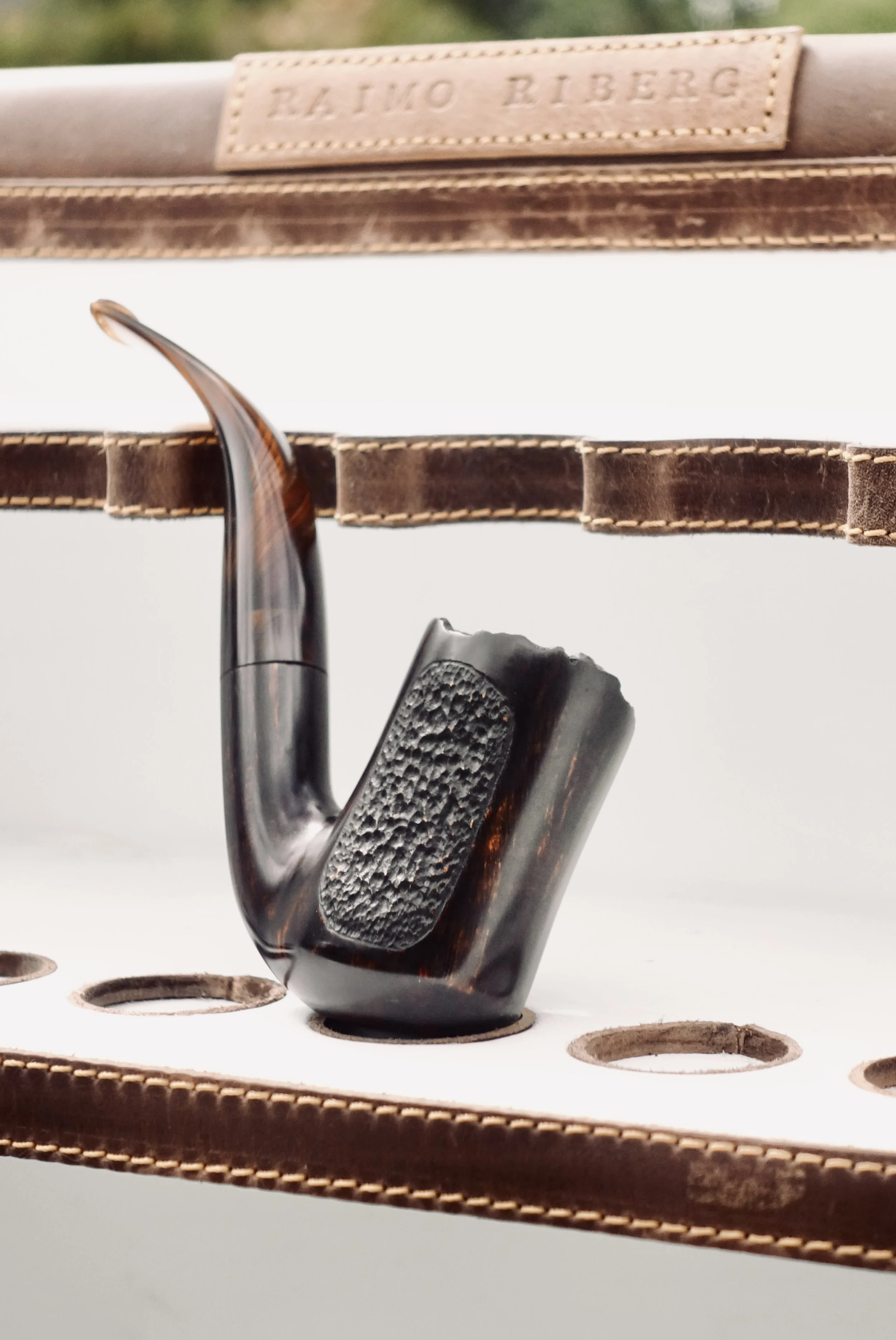 Luxury Handmade Artisan Tobacco Pipes - Unique Smoking Accessories.Indulge in the luxury of our handmade artisan tobacco pipes. Each pipe is meticulously crafted for a sophisticated smoking experience. Browse our collection and find the perfect piece