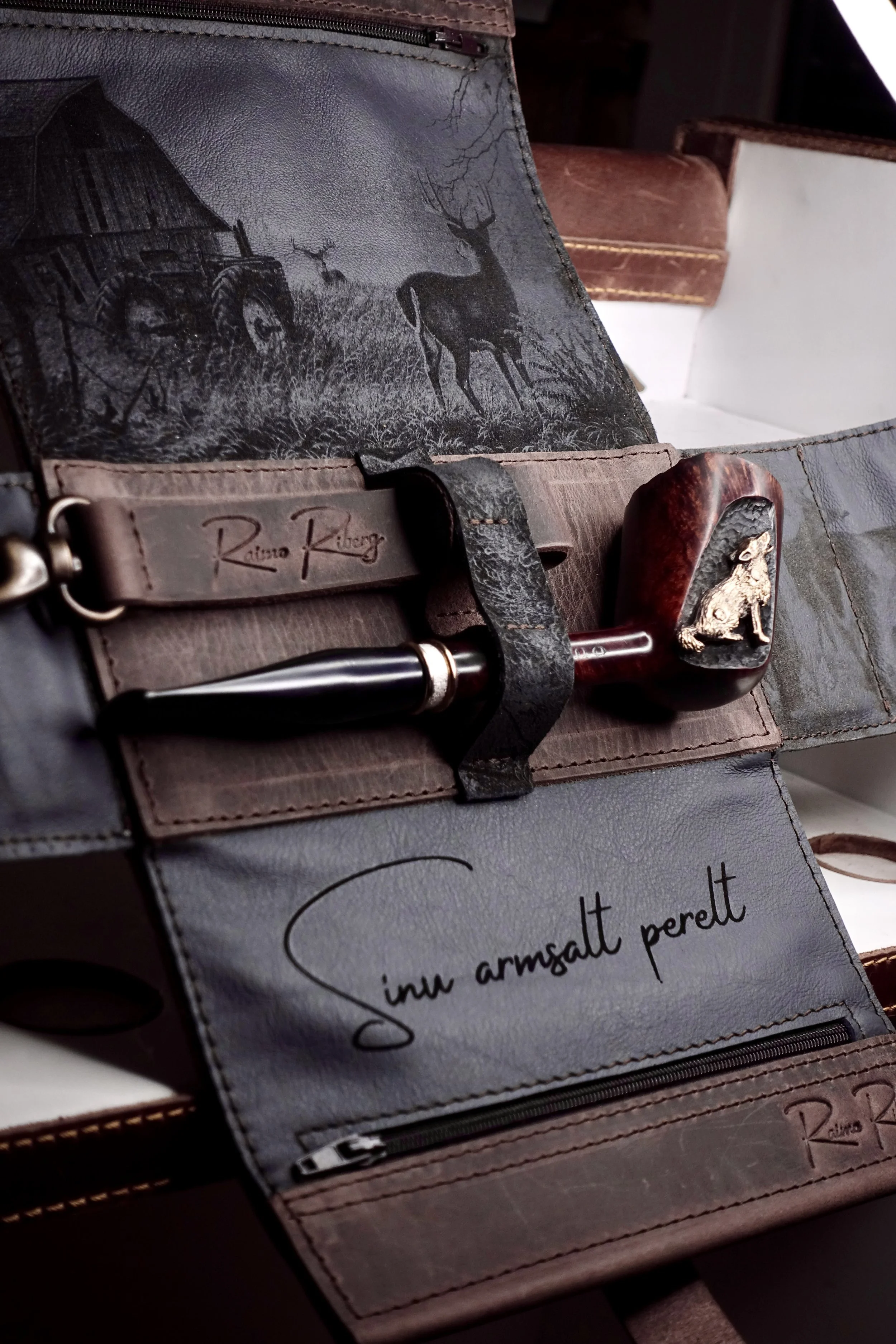 Premium Hand Carved Briar Wood Tobacco Pipe. Experience the epitome of luxury with premium hand-carved briar wood tobacco pipe. Meticulously crafted by skilled artisan, this pipe combines artistry and functionality for a truly unique smoking experien