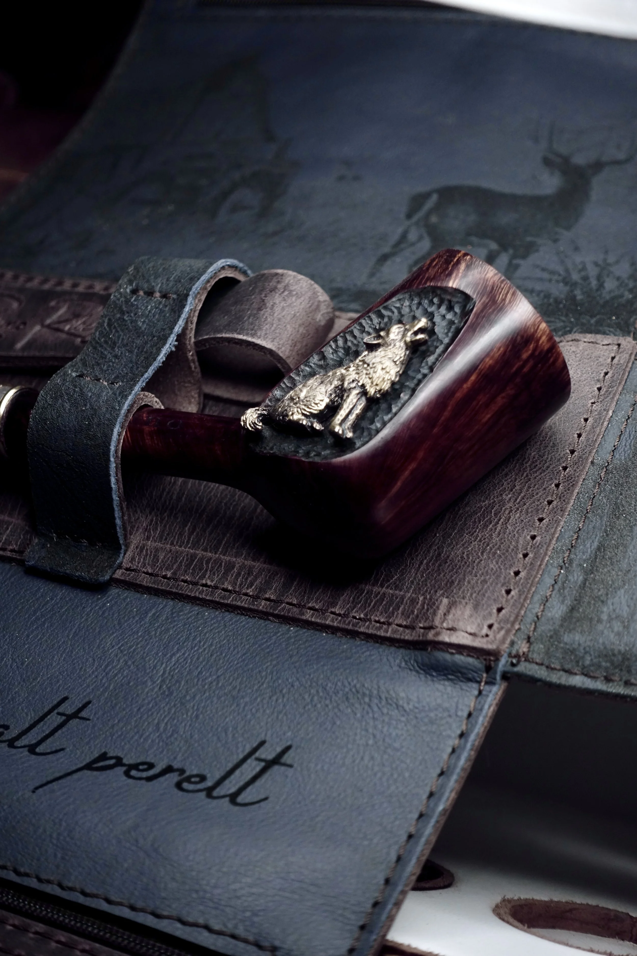Premium Hand Carved Briar Wood Tobacco Pipe. Experience the epitome of luxury with premium hand-carved briar wood tobacco pipe. Meticulously crafted by skilled artisan, this pipe combines artistry and functionality for a truly unique smoking experien