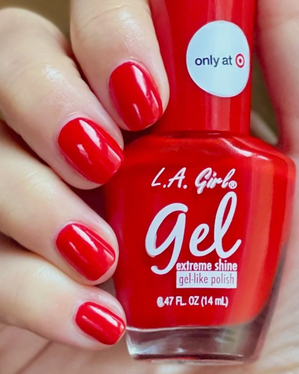 Gifted by @lagirlcosmetics 🎯✨ Another look at this gorgeous bright and creamy red - On Target - a @target  exclusive shade from the NEW L.A. Girl Gel release. This is a gel-like polish that air dries and it is both plumping and shiny. Love it. 

Red