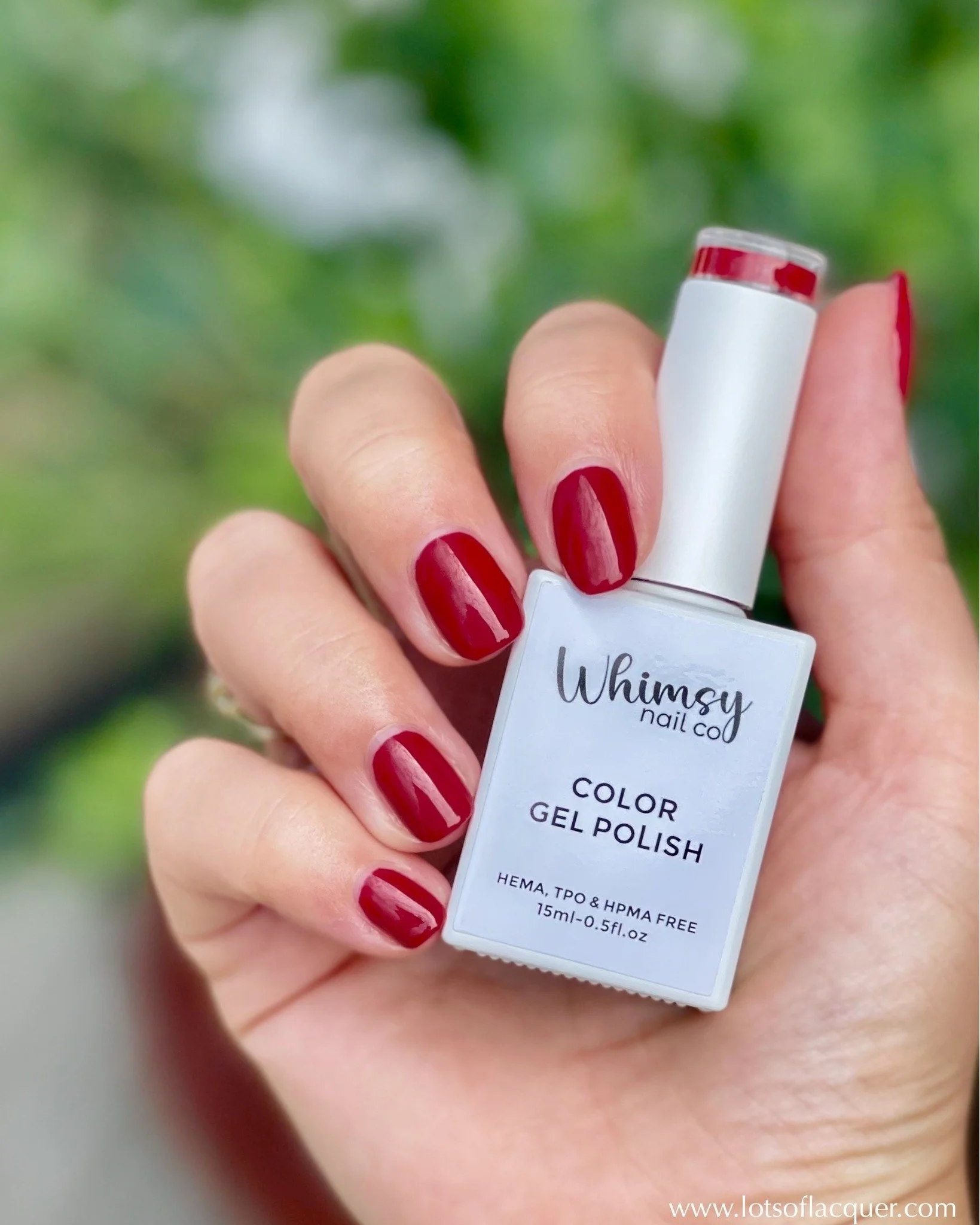 #giftedby @whimsynailcompany ❤️ Is there anything more timeless than a classic red manicure?

I think every nail lover has that one red they reach for over and over... and I may have just found my new favorite. 😍

✨ Meet Date Night from Whimsy Nail 