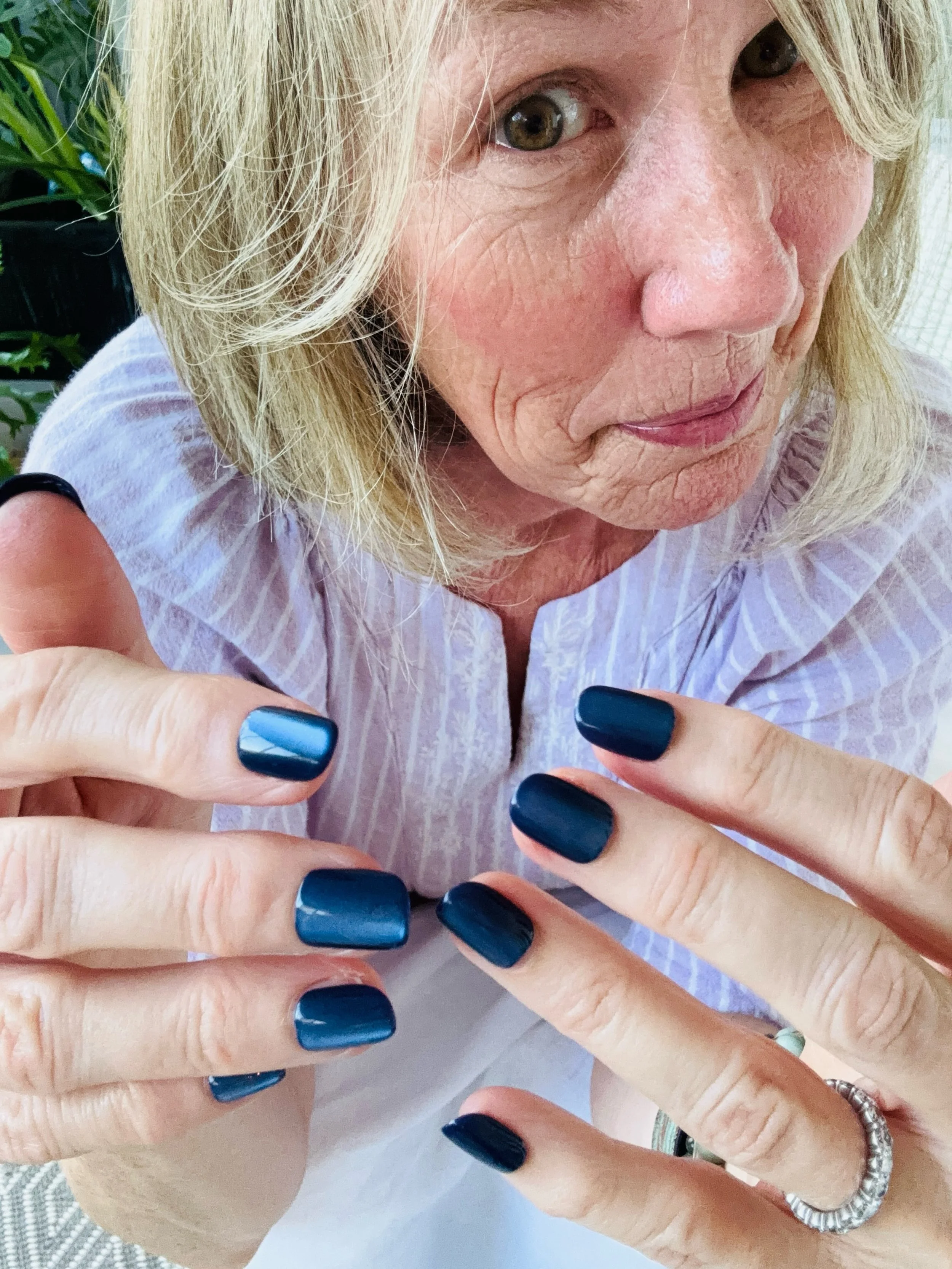 Requested press-on nails update: major learning curve to type, garden, and not poke my eye out. Kept them on for a little over 5 hours. Yes, I failed this one- I&rsquo;m a total press-on nail weenie. 😂💅