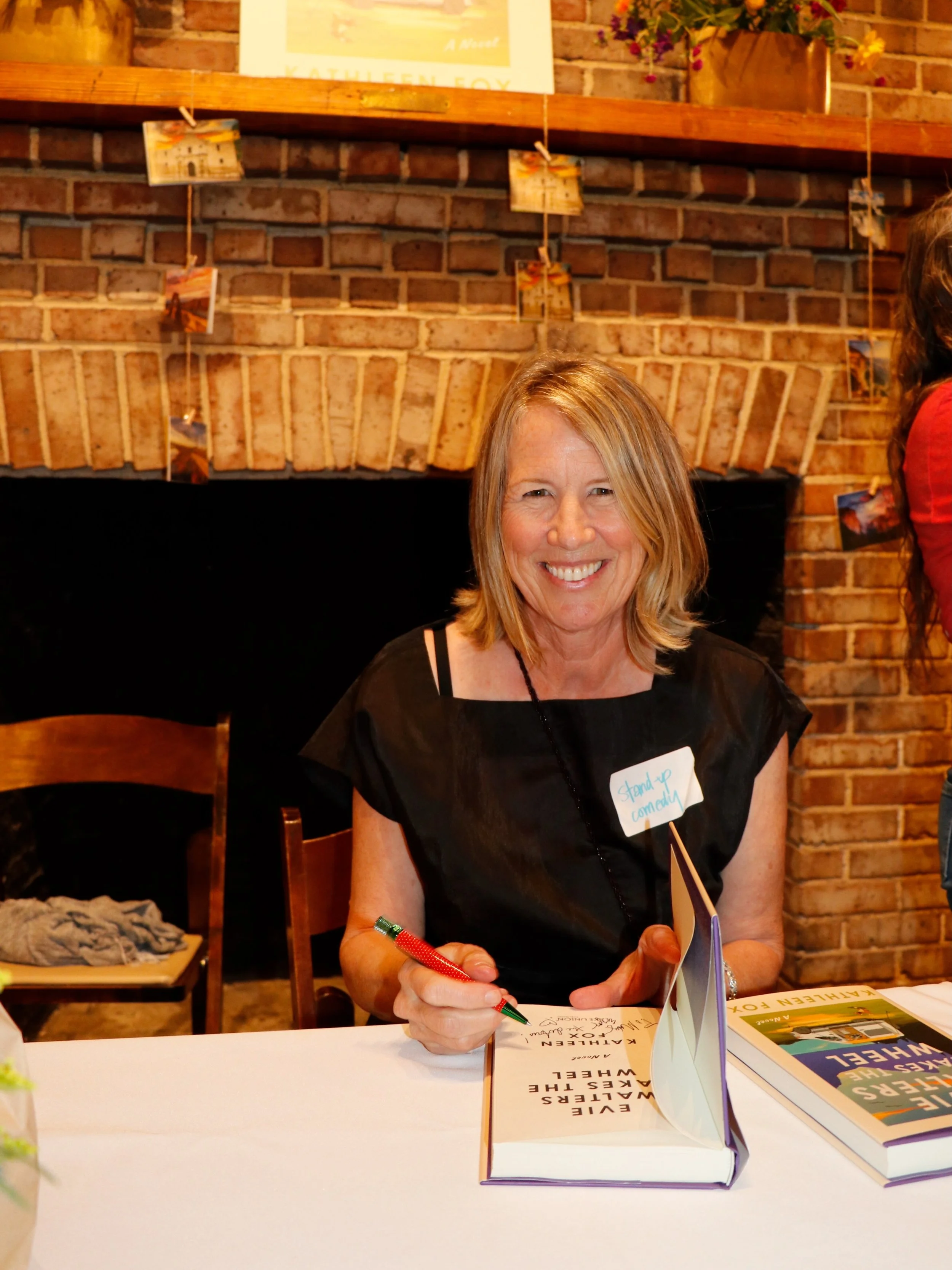 This was such a special evening for me-surrounded by friends and family all there to celebrate the launch of Evie Walters Takes the Wheel. Shout out to my SIL Melissa @melissamfox5 who captured the event with her photos, Beth @bethiehm for the flower