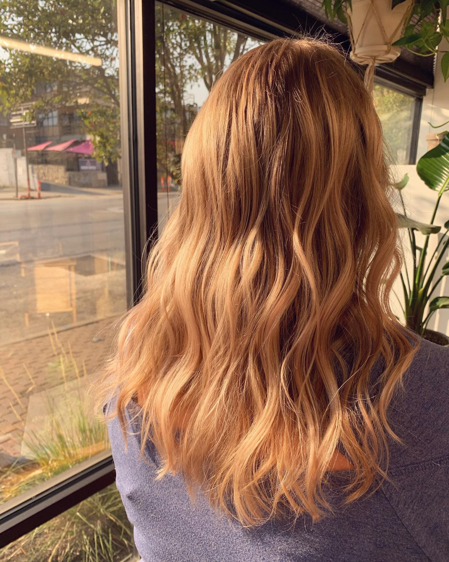 I am LOVING warm blondes these days. The best part about blonding is that you can change it seasonally and what better time of year to add some cozy vibes to your hair than fall?!
&mdash;&mdash;&mdash;&mdash;&mdash;&mdash;&mdash;&mdash;&mdash;&mdash;